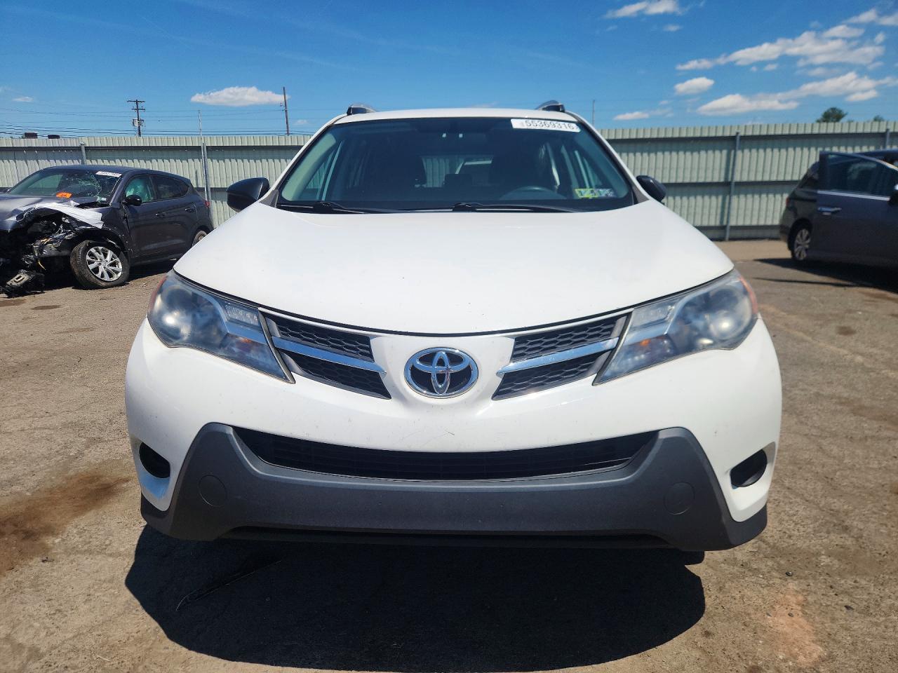 2015 Toyota Rav4 Le White vin: 2T3BFREV2FW407273