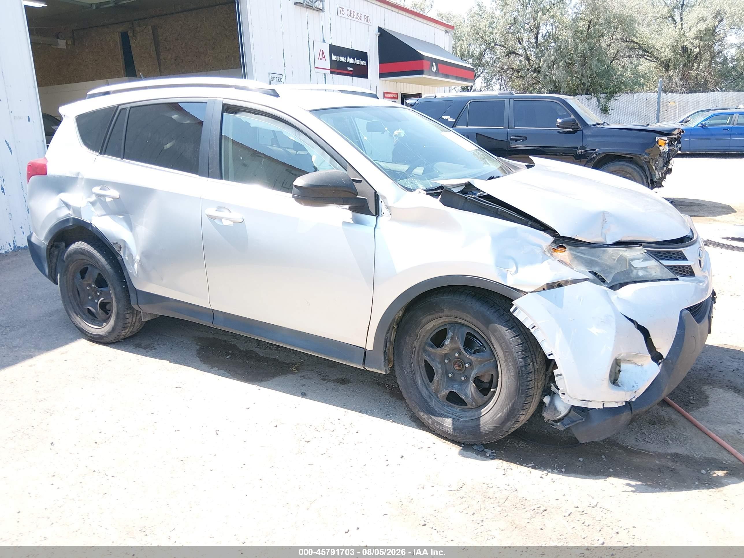 2013 Toyota Rav4 Le Серебряный vin: 2T3BFREV3DW017585