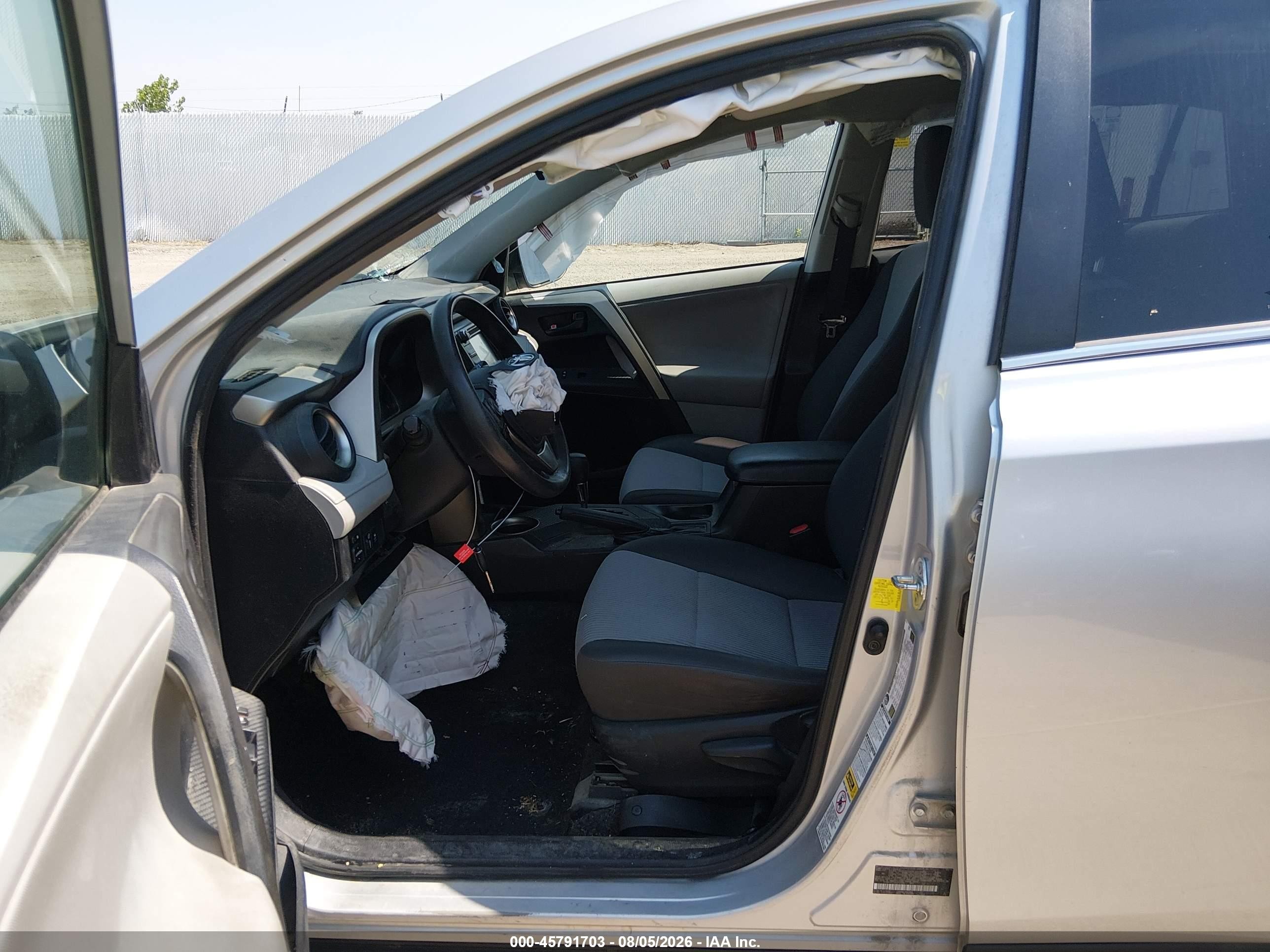 2013 Toyota Rav4 Le Silver vin: 2T3BFREV3DW017585