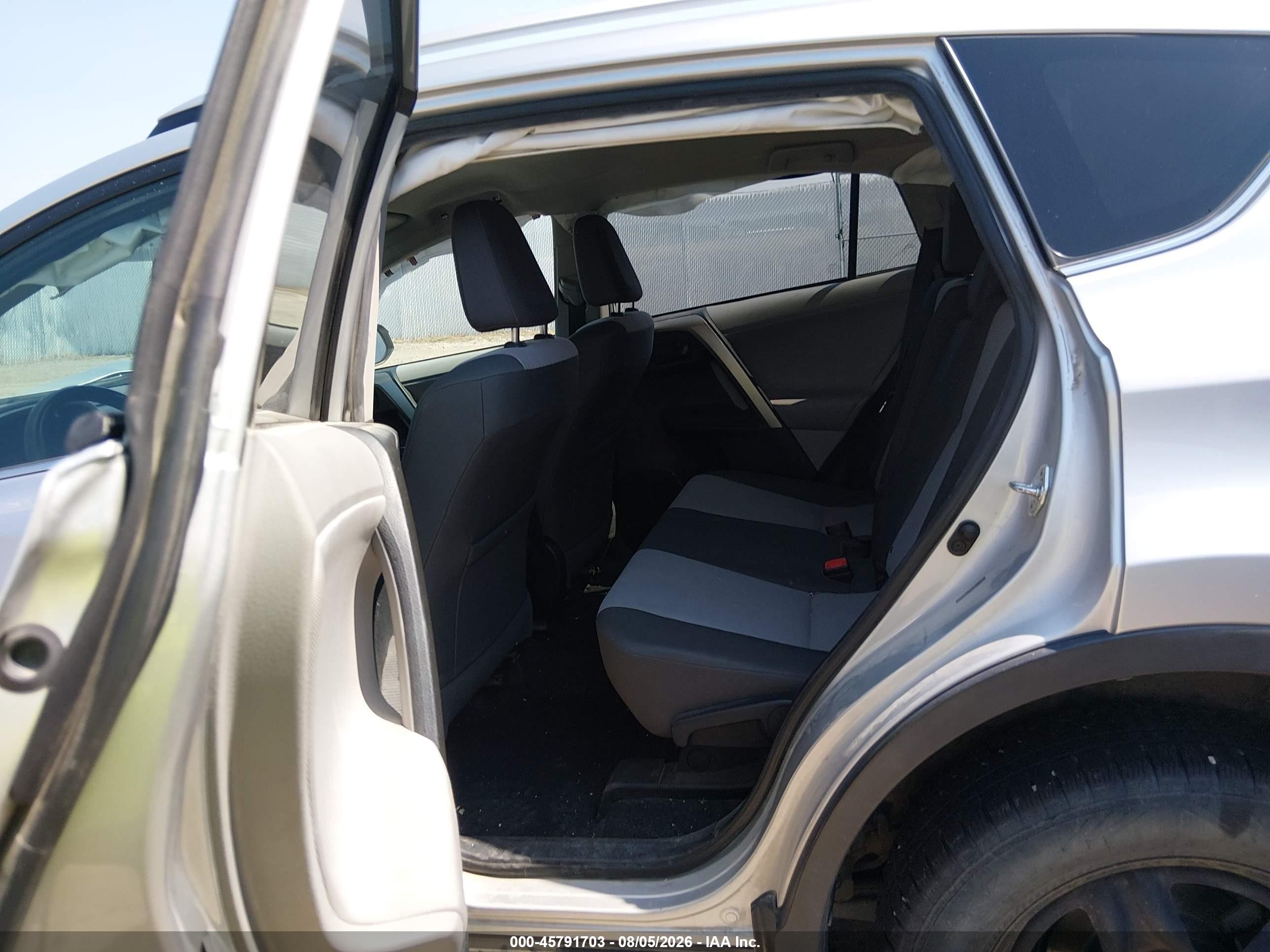 2013 Toyota Rav4 Le Silver vin: 2T3BFREV3DW017585