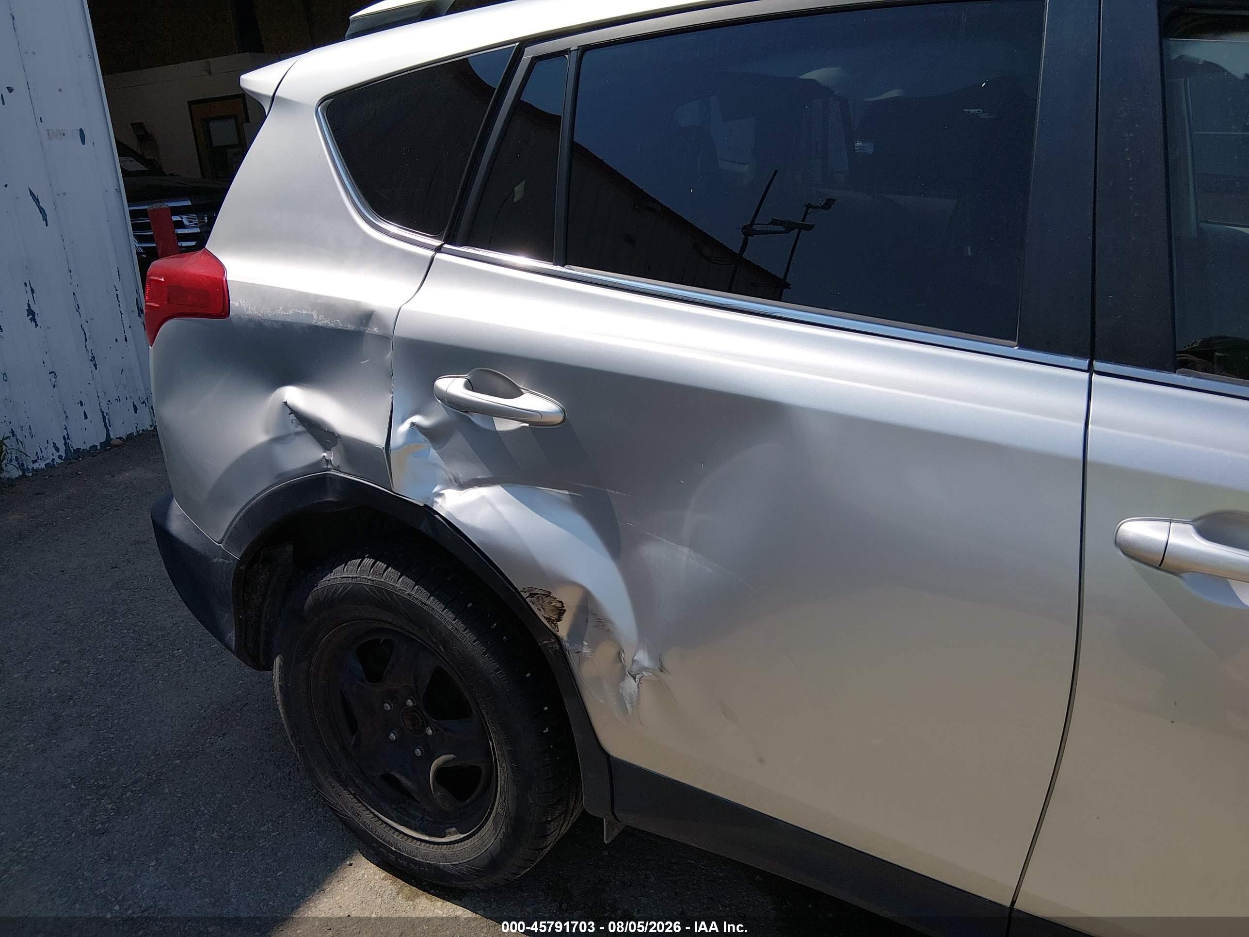 2013 Toyota Rav4 Le Silver vin: 2T3BFREV3DW017585