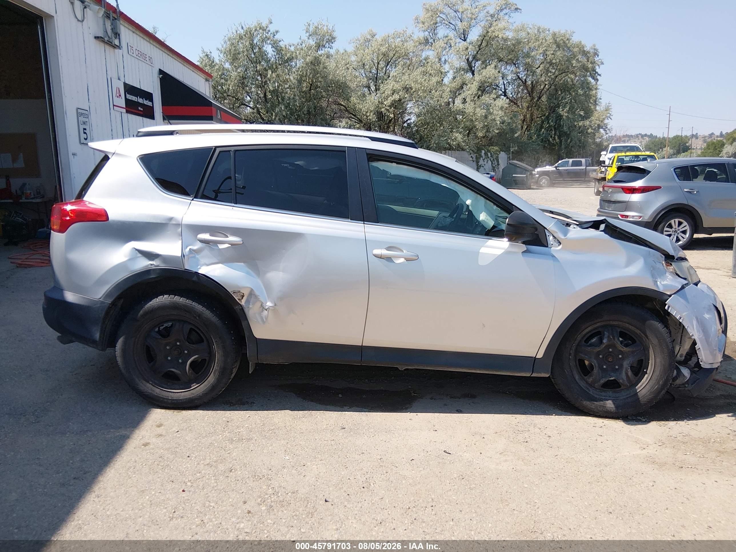 2013 Toyota Rav4 Le Silver vin: 2T3BFREV3DW017585