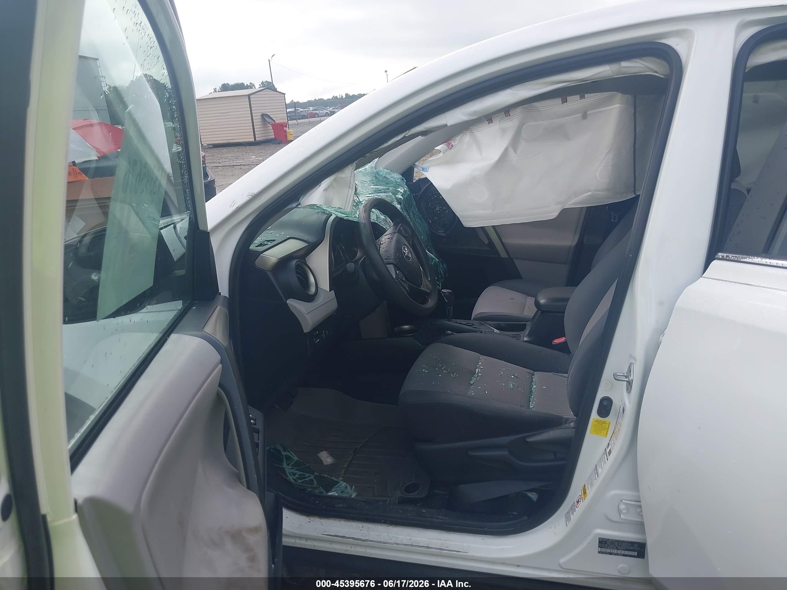 2013 Toyota Rav4 Le White vin: 2T3BFREV3DW024262