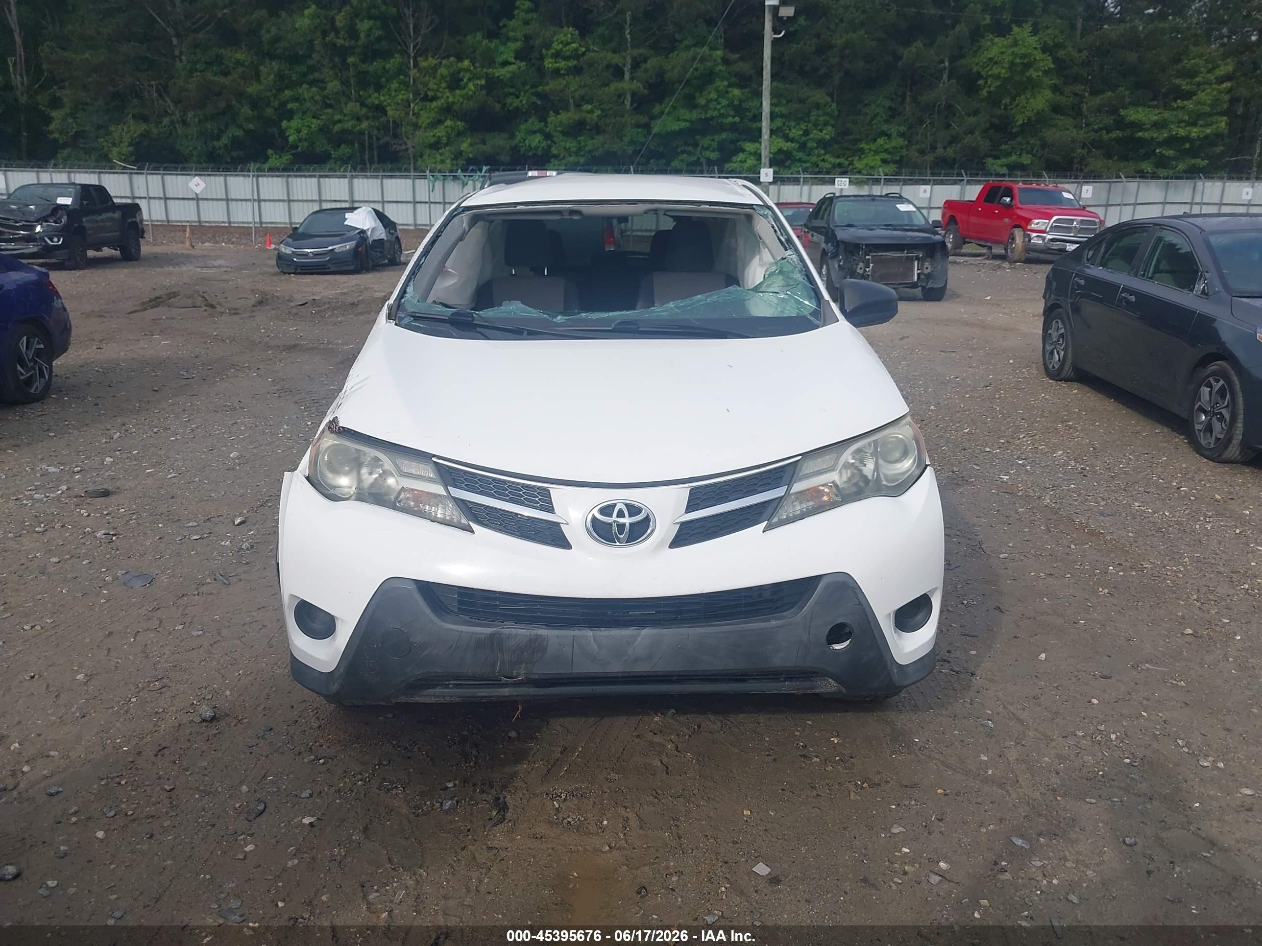 2013 Toyota Rav4 Le White vin: 2T3BFREV3DW024262