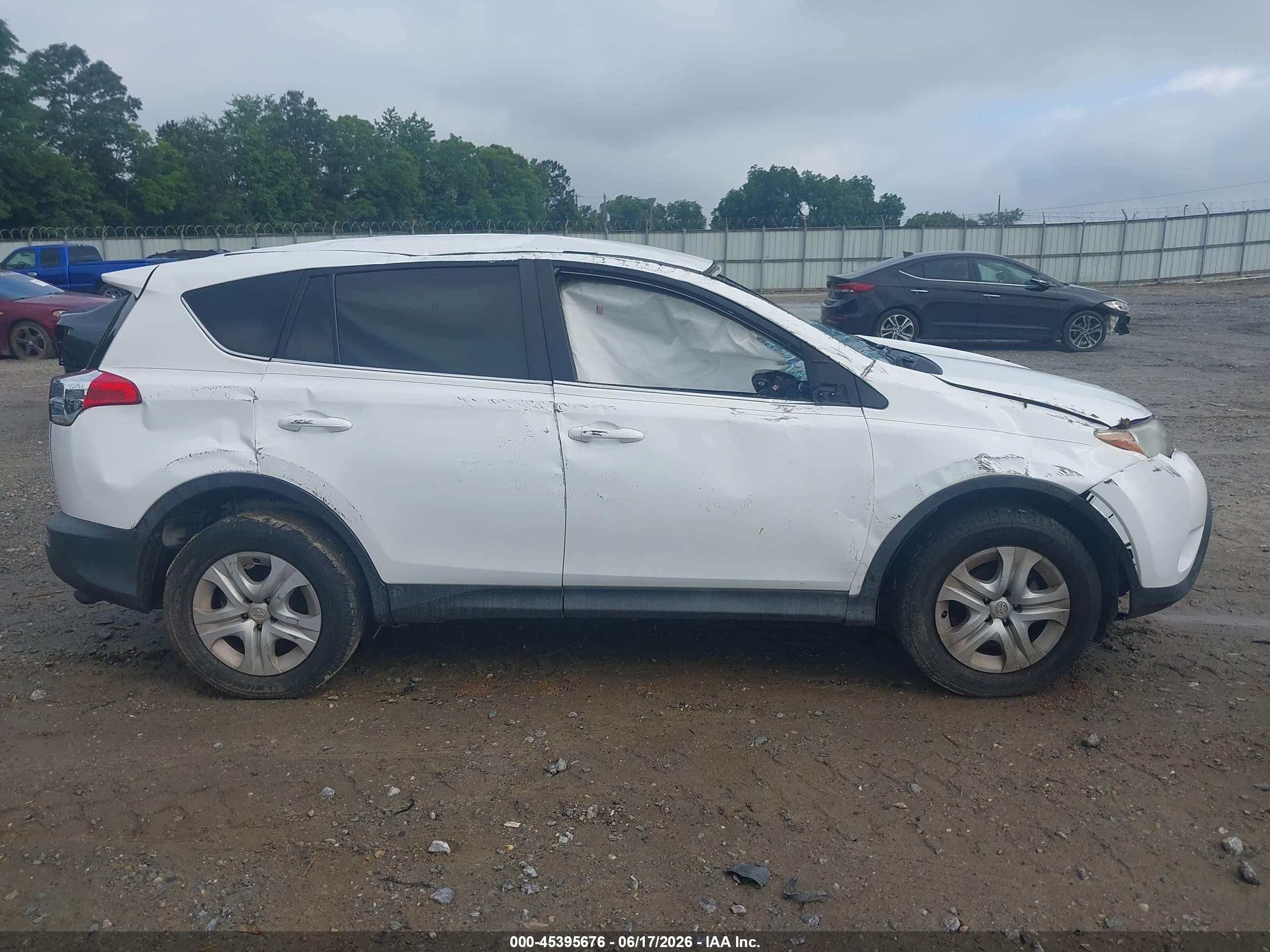 2013 Toyota Rav4 Le White vin: 2T3BFREV3DW024262