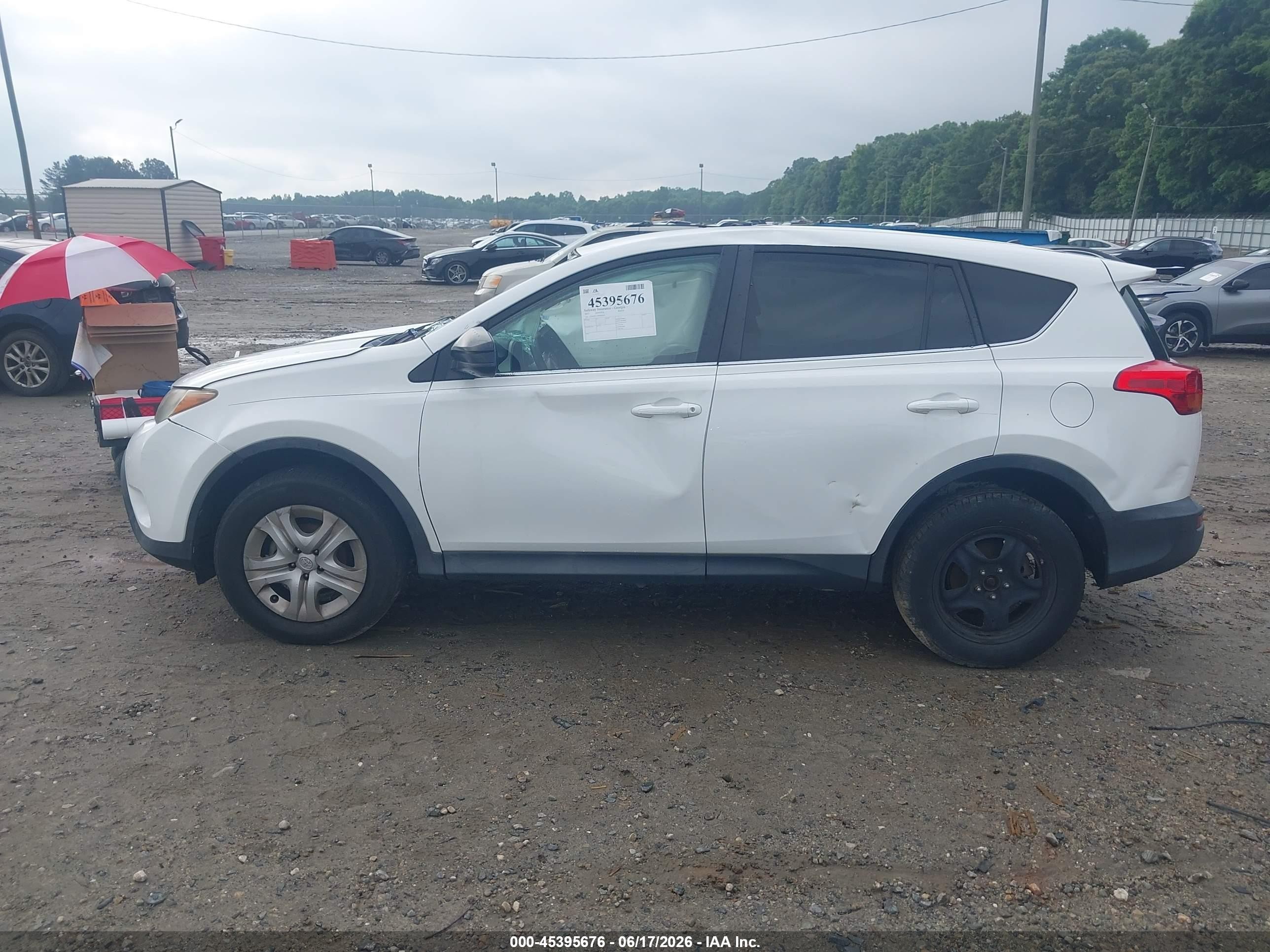 2013 Toyota Rav4 Le White vin: 2T3BFREV3DW024262