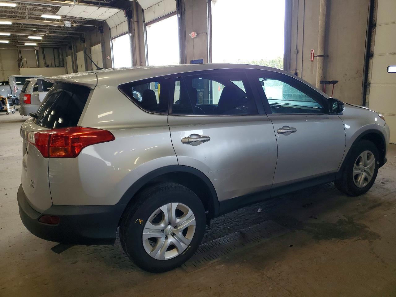 2013 Toyota Rav4 Le Silver vin: 2T3BFREV3DW057732
