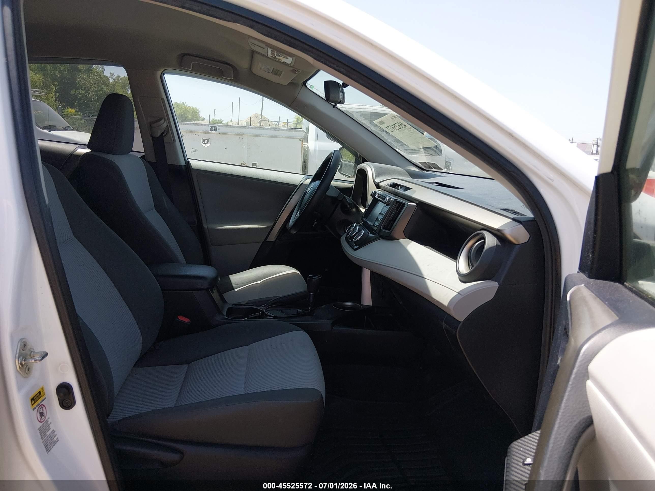2013 Toyota Rav4 Le White vin: 2T3BFREV3DW058783