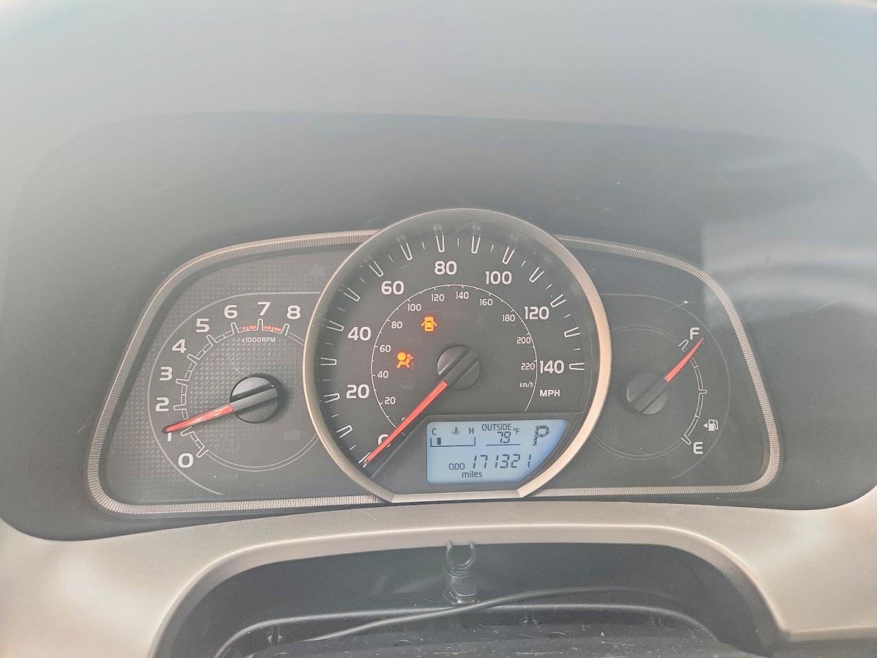 2013 Toyota Rav4 Le Silver vin: 2T3BFREV3DW101261