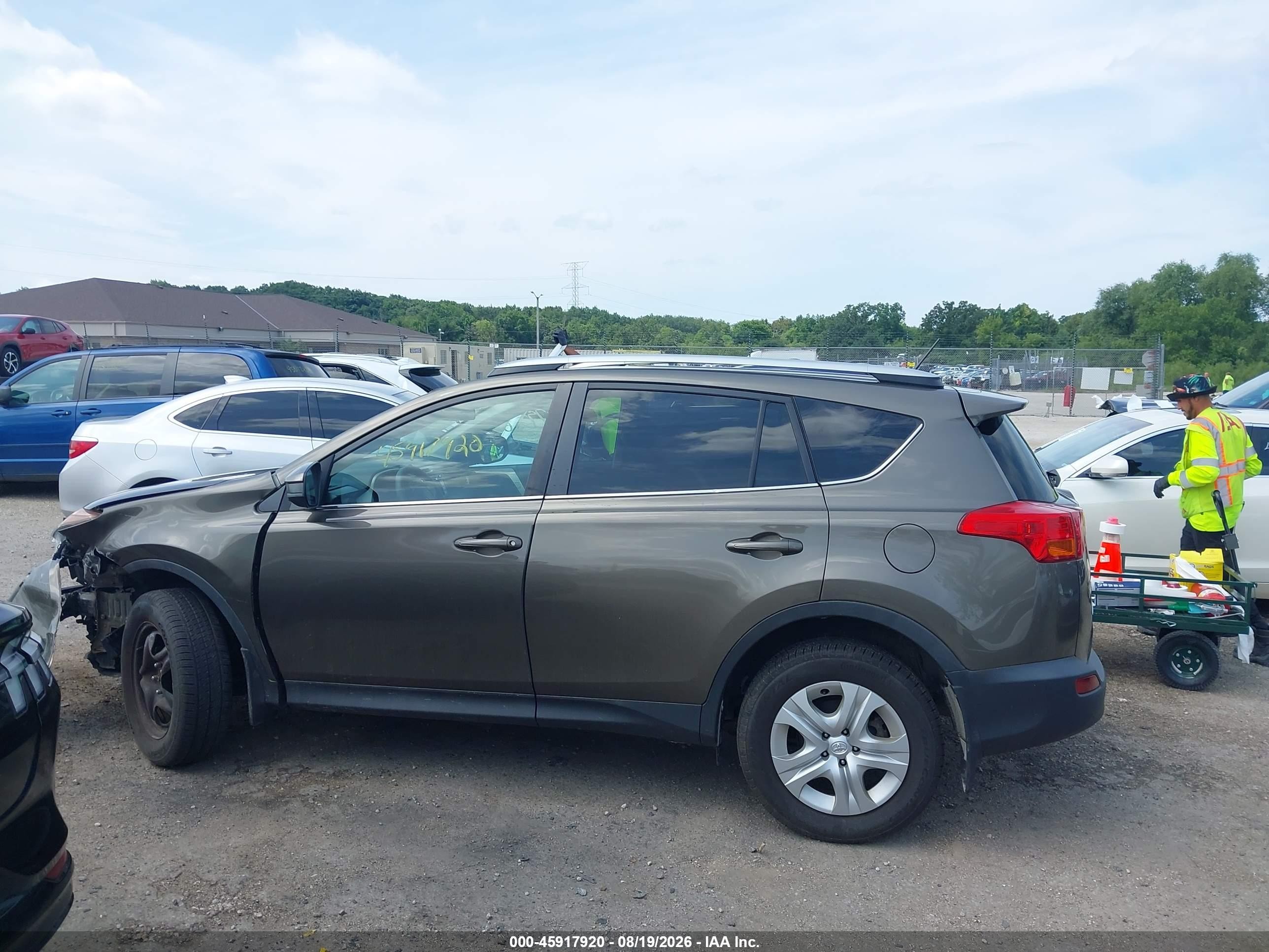 2014 Toyota Rav4 Le Brown vin: 2T3BFREV3EW145715
