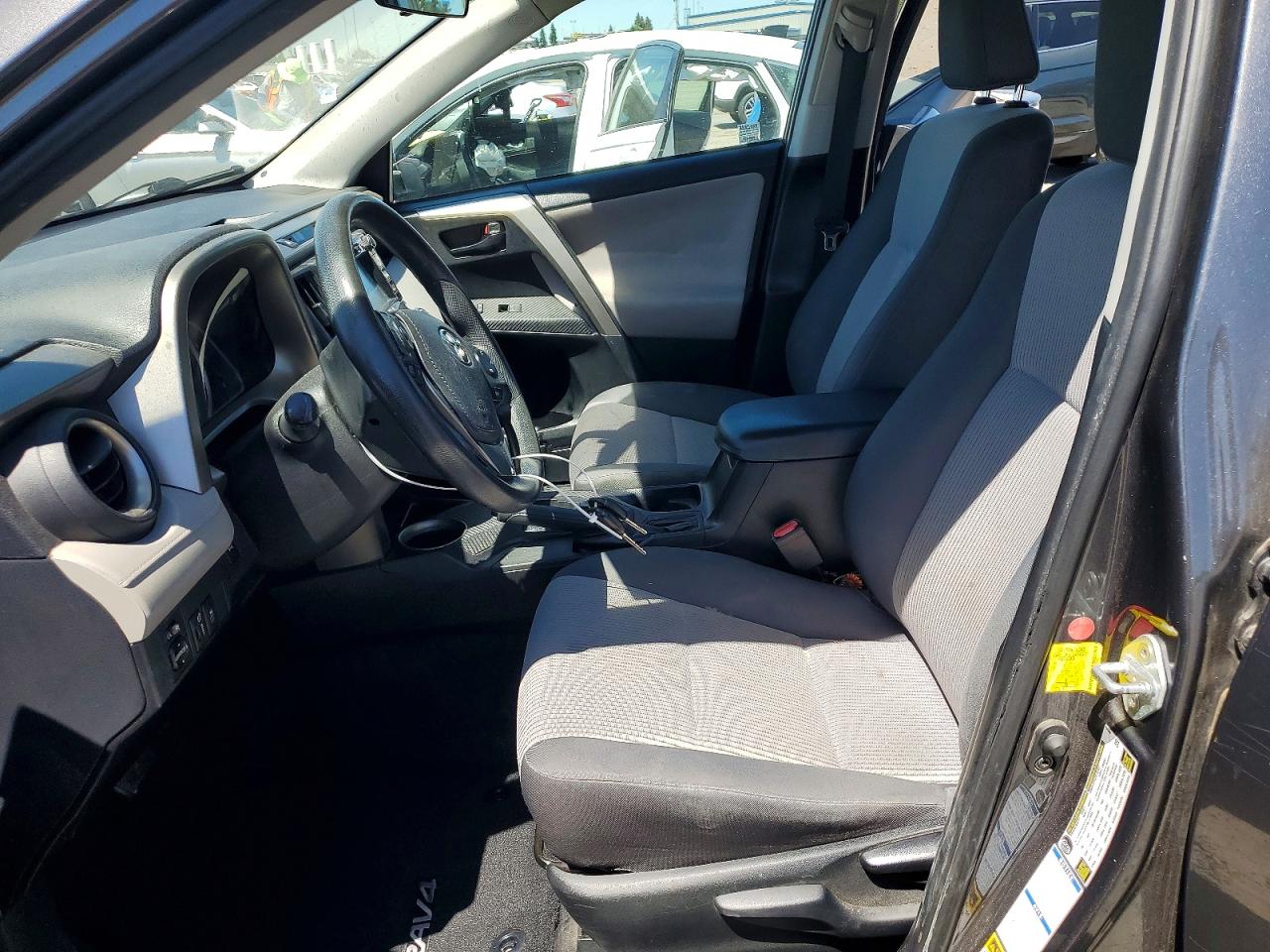 2014 Toyota Rav4 Le Silver vin: 2T3BFREV3EW217562