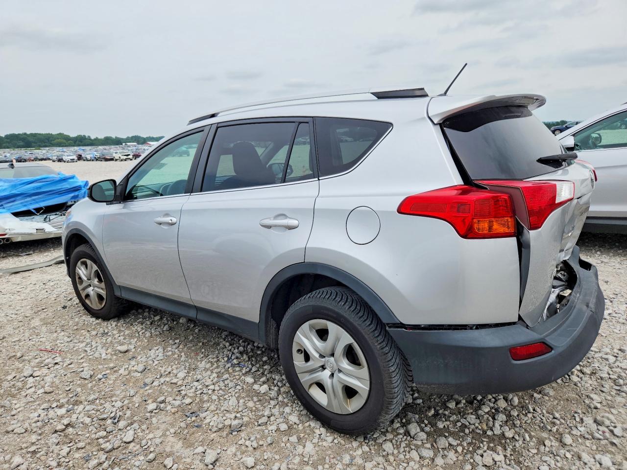 2015 Toyota Rav4 Le Silver vin: 2T3BFREV3FW240261