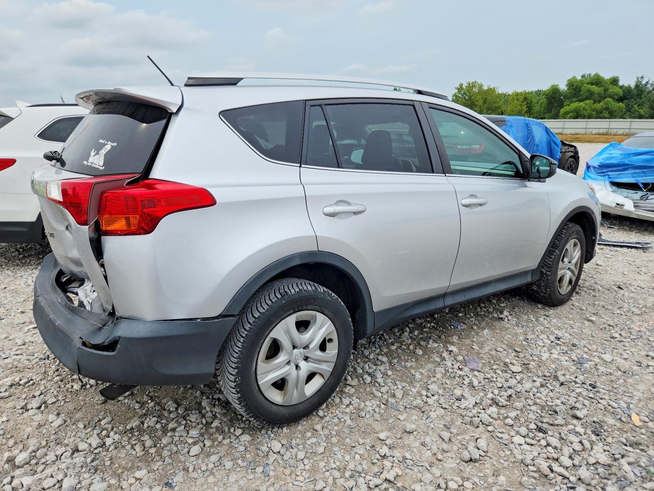 2015 Toyota Rav4 Le Silver vin: 2T3BFREV3FW240261
