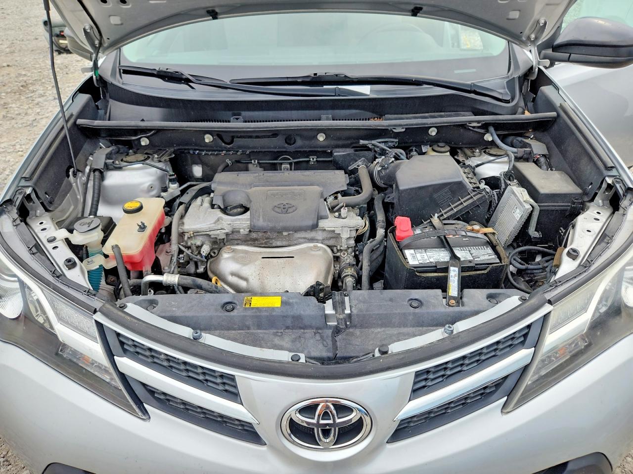 2015 Toyota Rav4 Le Silver vin: 2T3BFREV3FW240261