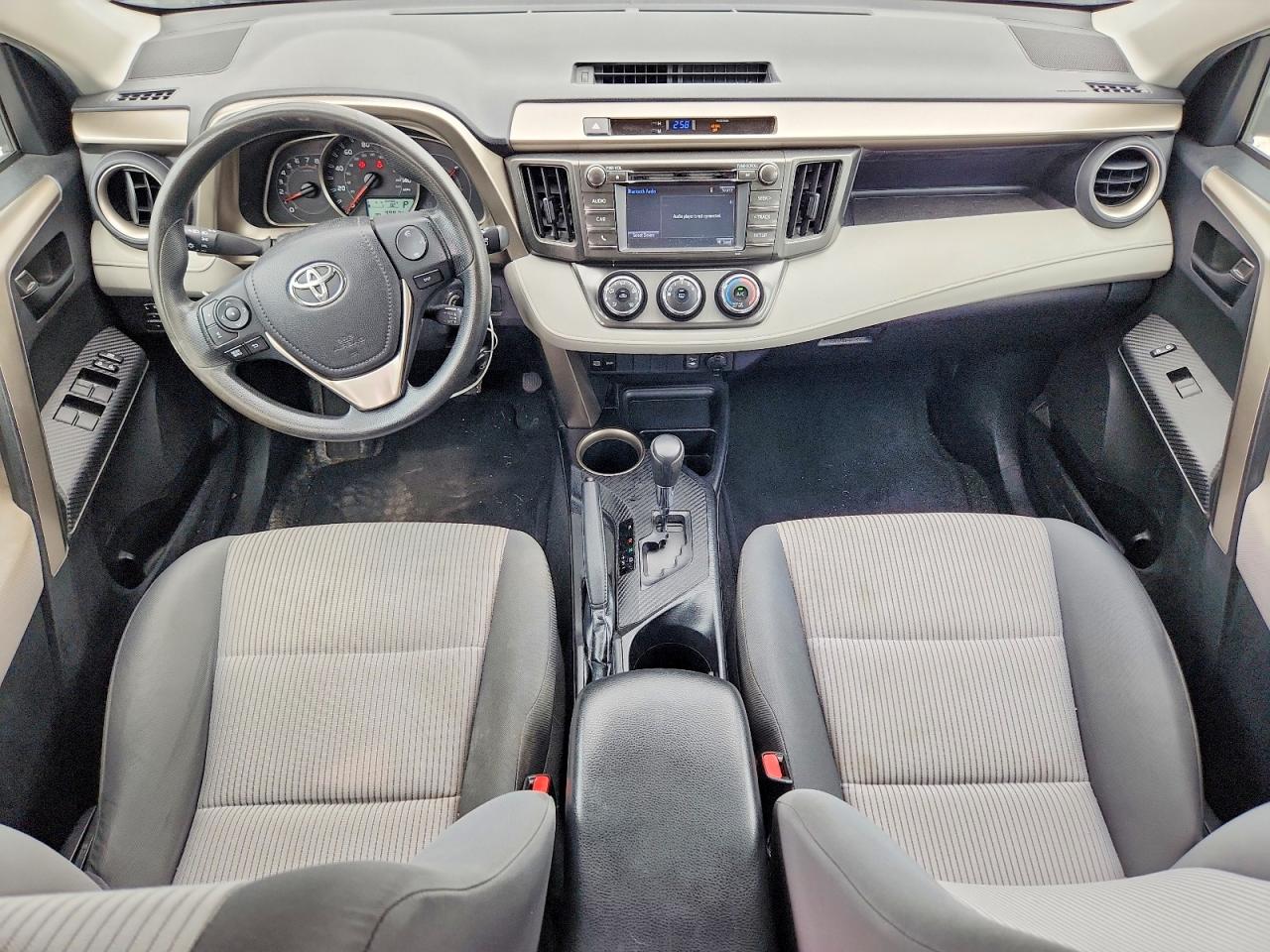 2015 Toyota Rav4 Le Silver vin: 2T3BFREV3FW240261
