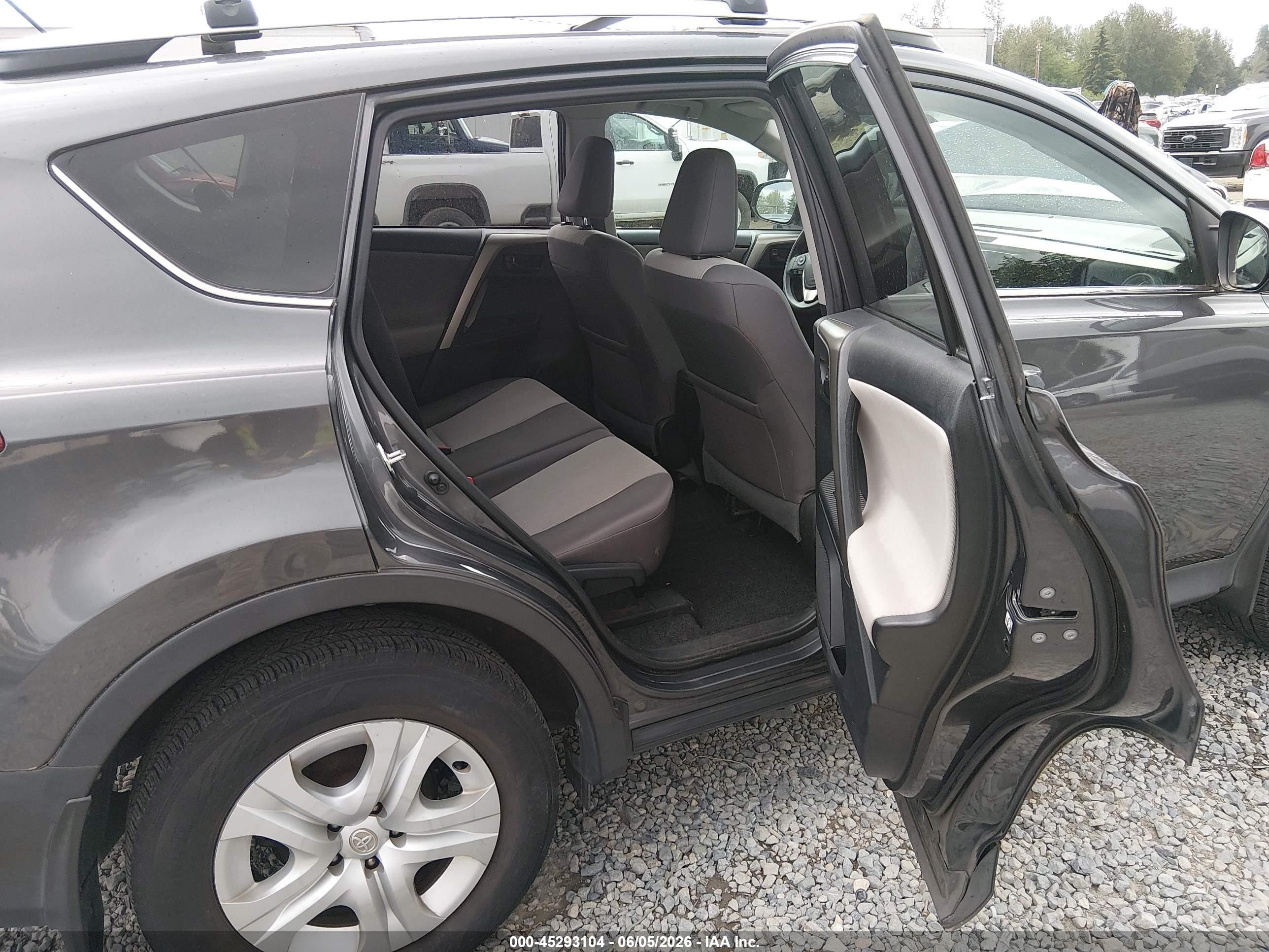 2015 Toyota Rav4 Le Gray vin: 2T3BFREV3FW264432