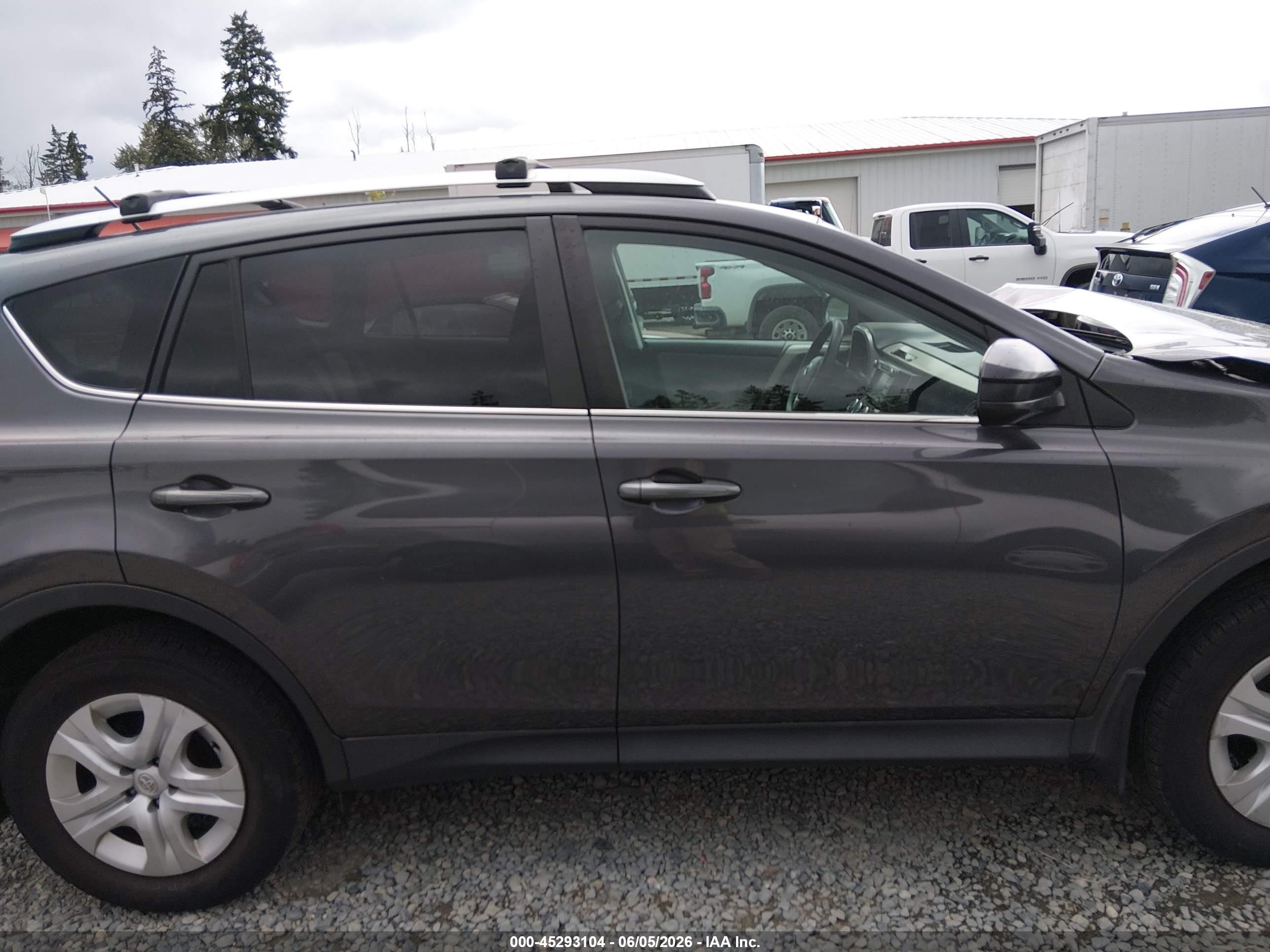 2015 Toyota Rav4 Le Gray vin: 2T3BFREV3FW264432