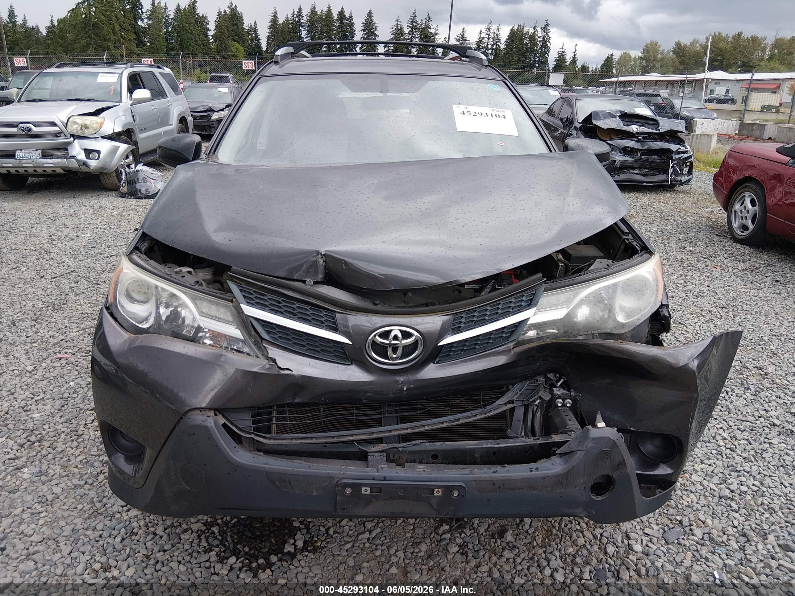 2015 Toyota Rav4 Le Gray vin: 2T3BFREV3FW264432