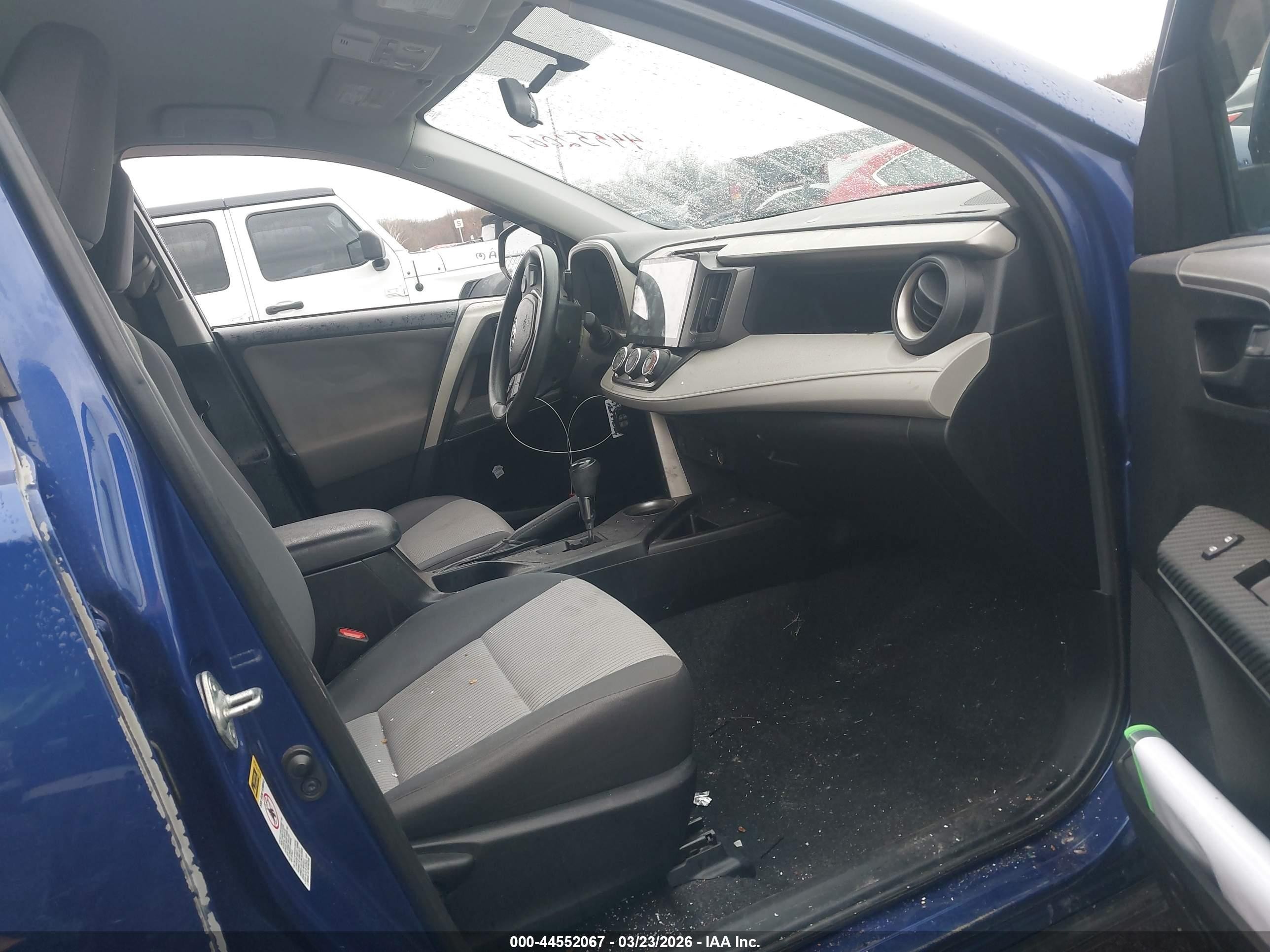 2015 Toyota Rav4 Le Синий vin: 2T3BFREV3FW310034
