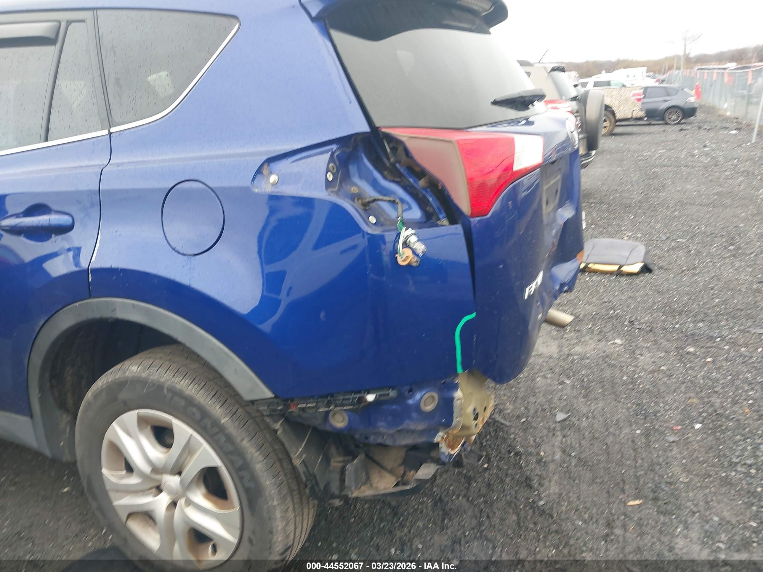 2015 Toyota Rav4 Le Синий vin: 2T3BFREV3FW310034