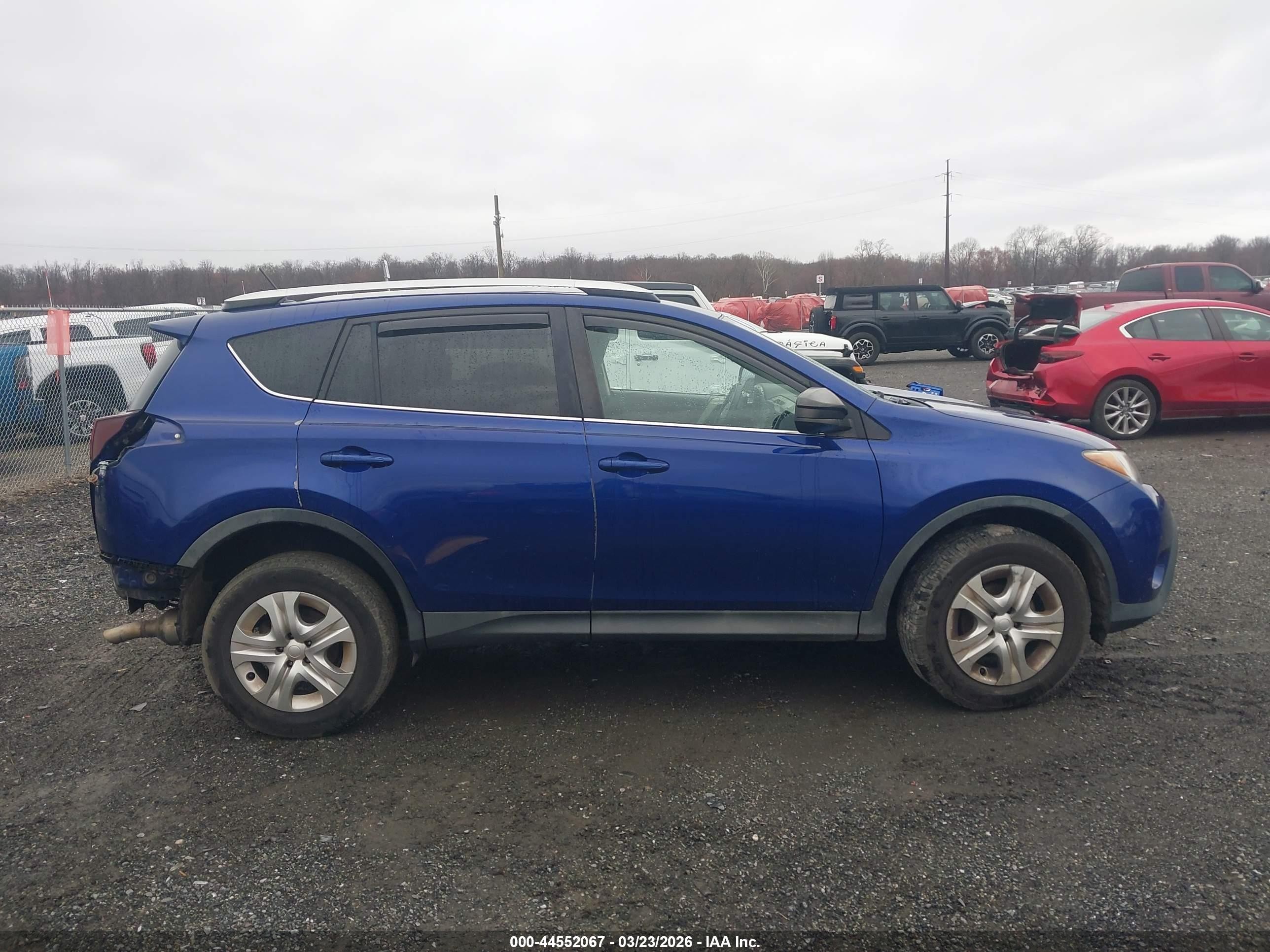 2015 Toyota Rav4 Le Синий vin: 2T3BFREV3FW310034