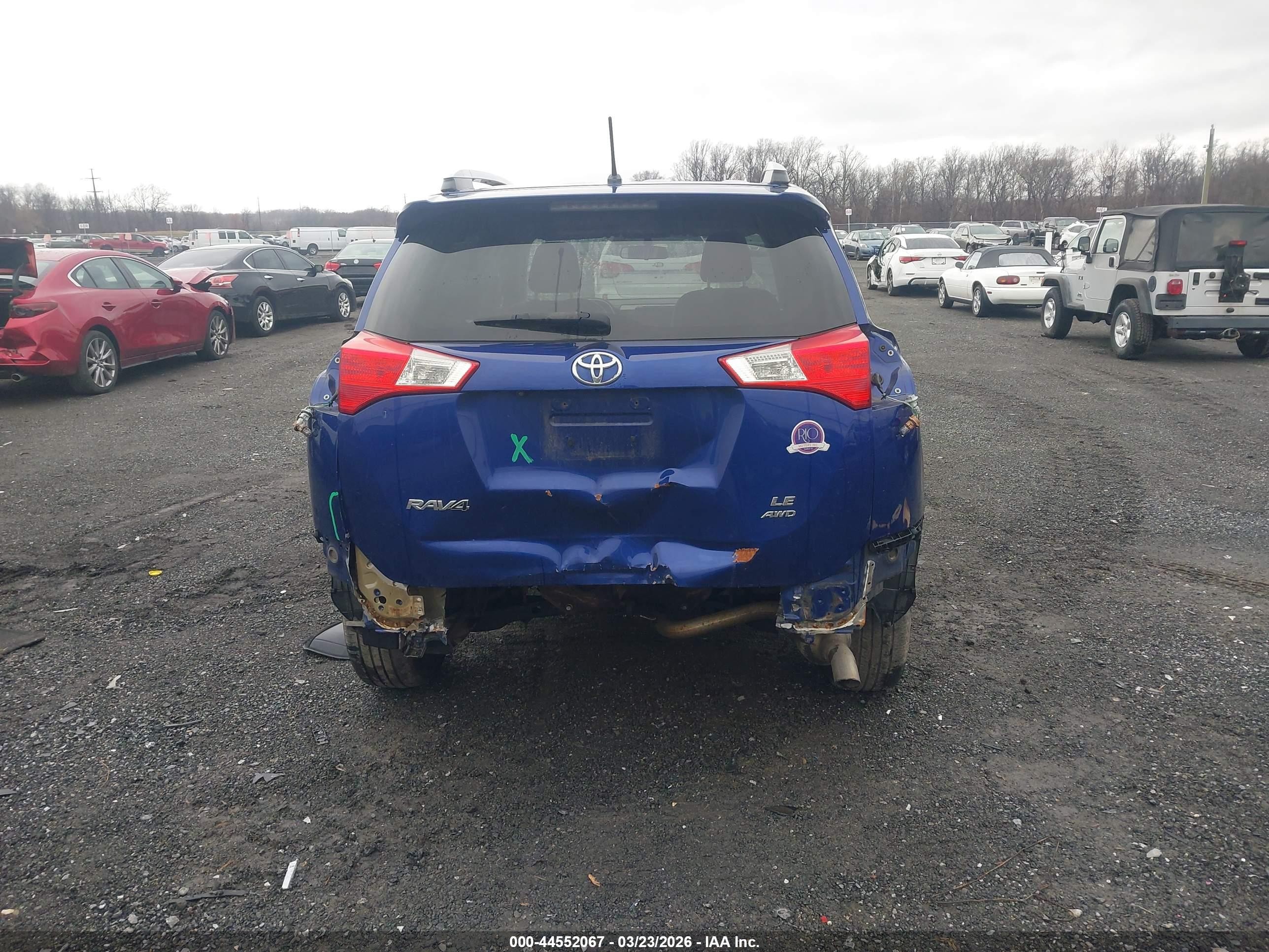 2015 Toyota Rav4 Le Синий vin: 2T3BFREV3FW310034