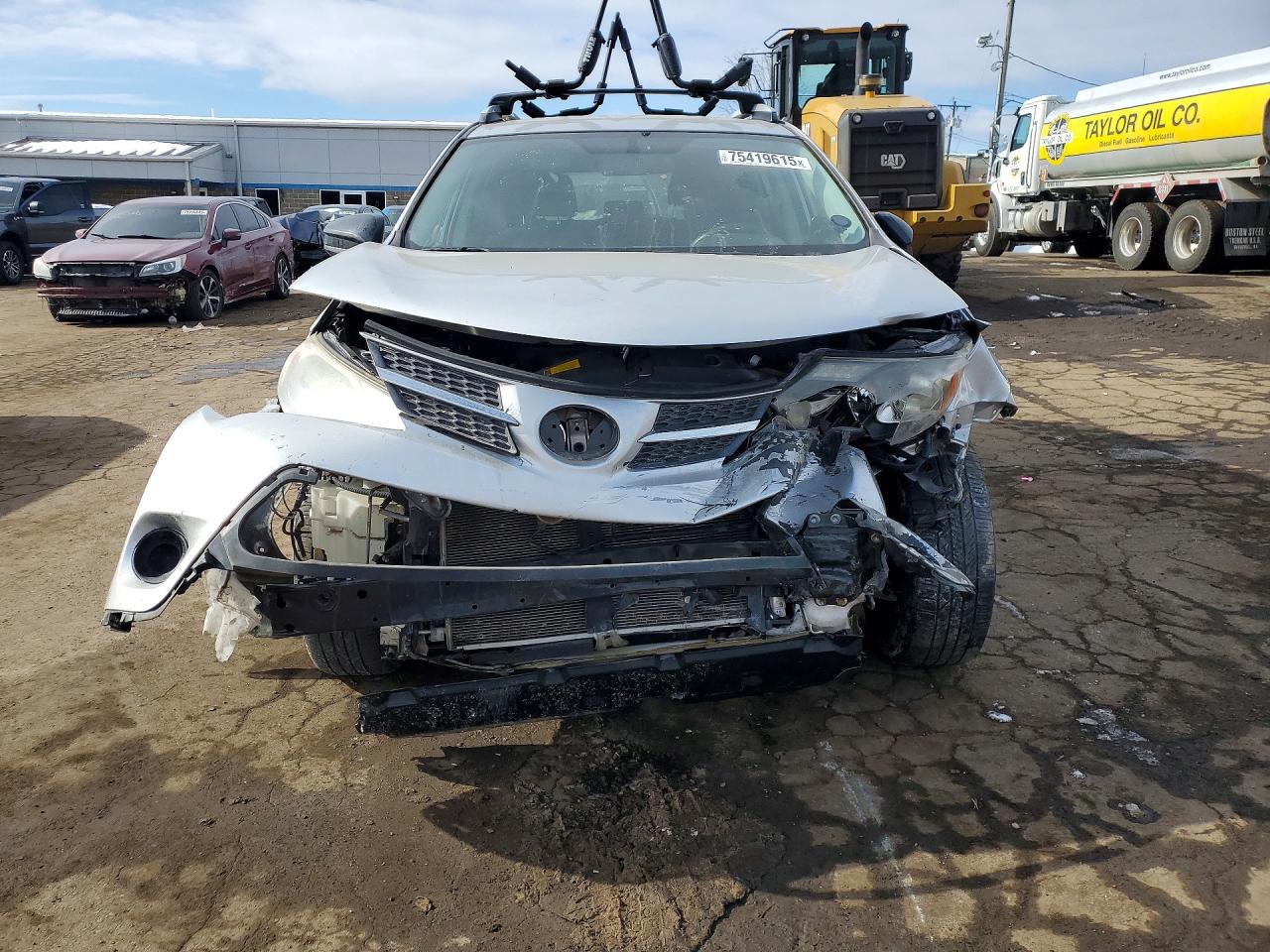 2015 Toyota Rav4 Le Серебряный vin: 2T3BFREV3FW326914