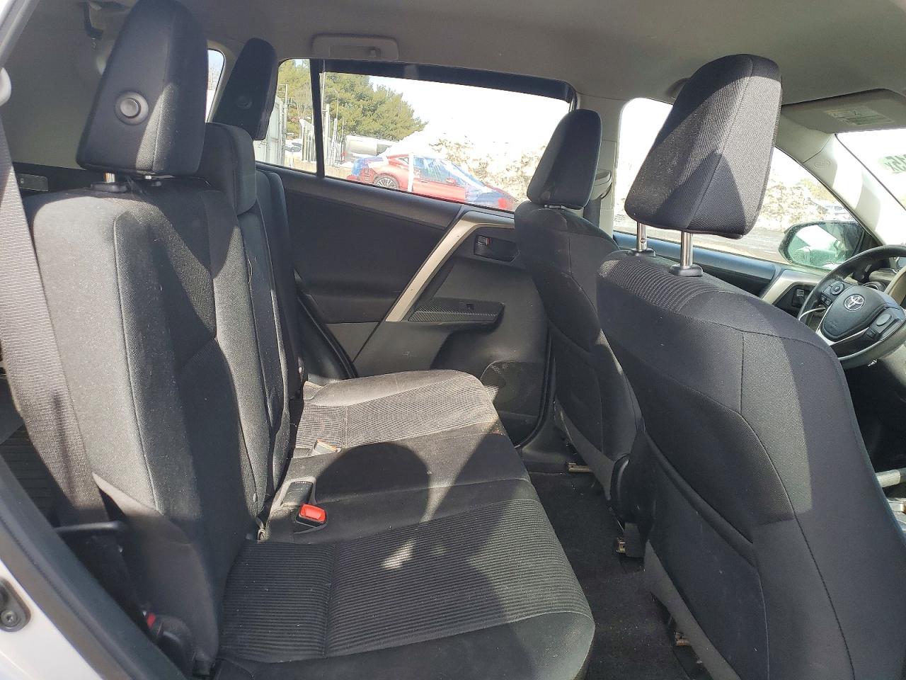 2015 Toyota Rav4 Le Серебряный vin: 2T3BFREV3FW326914