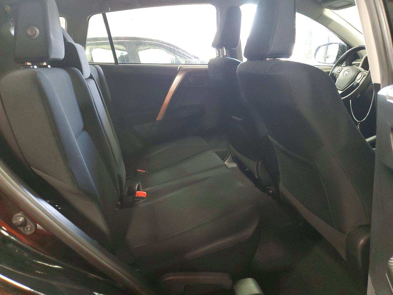 2015 Toyota Rav4 Le Black vin: 2T3BFREV3FW335516