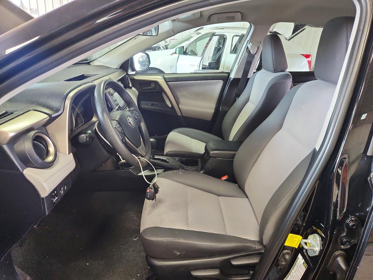 2015 Toyota Rav4 Le Black vin: 2T3BFREV3FW361887