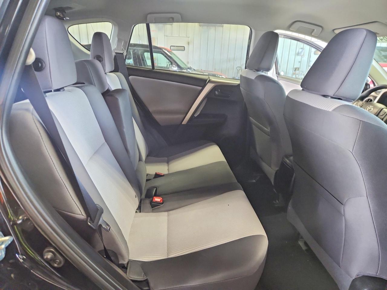 2015 Toyota Rav4 Le Black vin: 2T3BFREV3FW361887