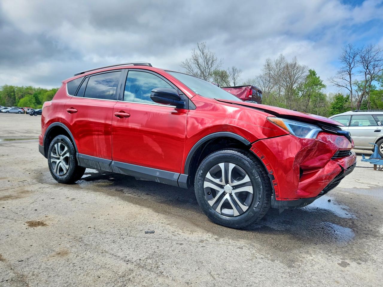 2017 Toyota Rav4 Le Burgundy vin: 2T3BFREV3HW600003