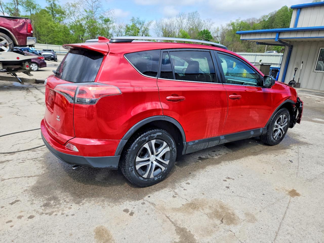 2017 Toyota Rav4 Le Burgundy vin: 2T3BFREV3HW600003