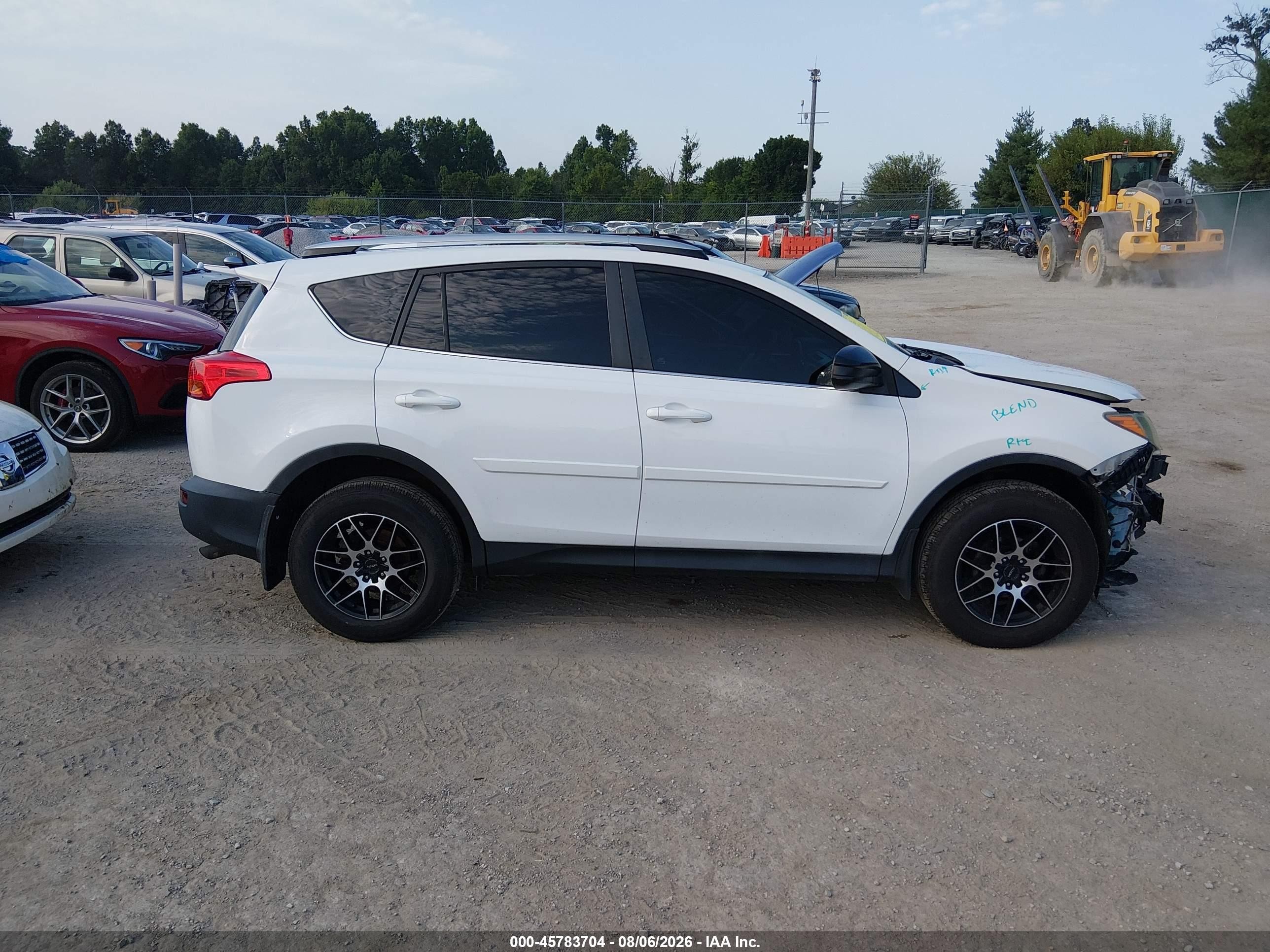 2013 Toyota Rav4 Le White vin: 2T3BFREV4DW022746