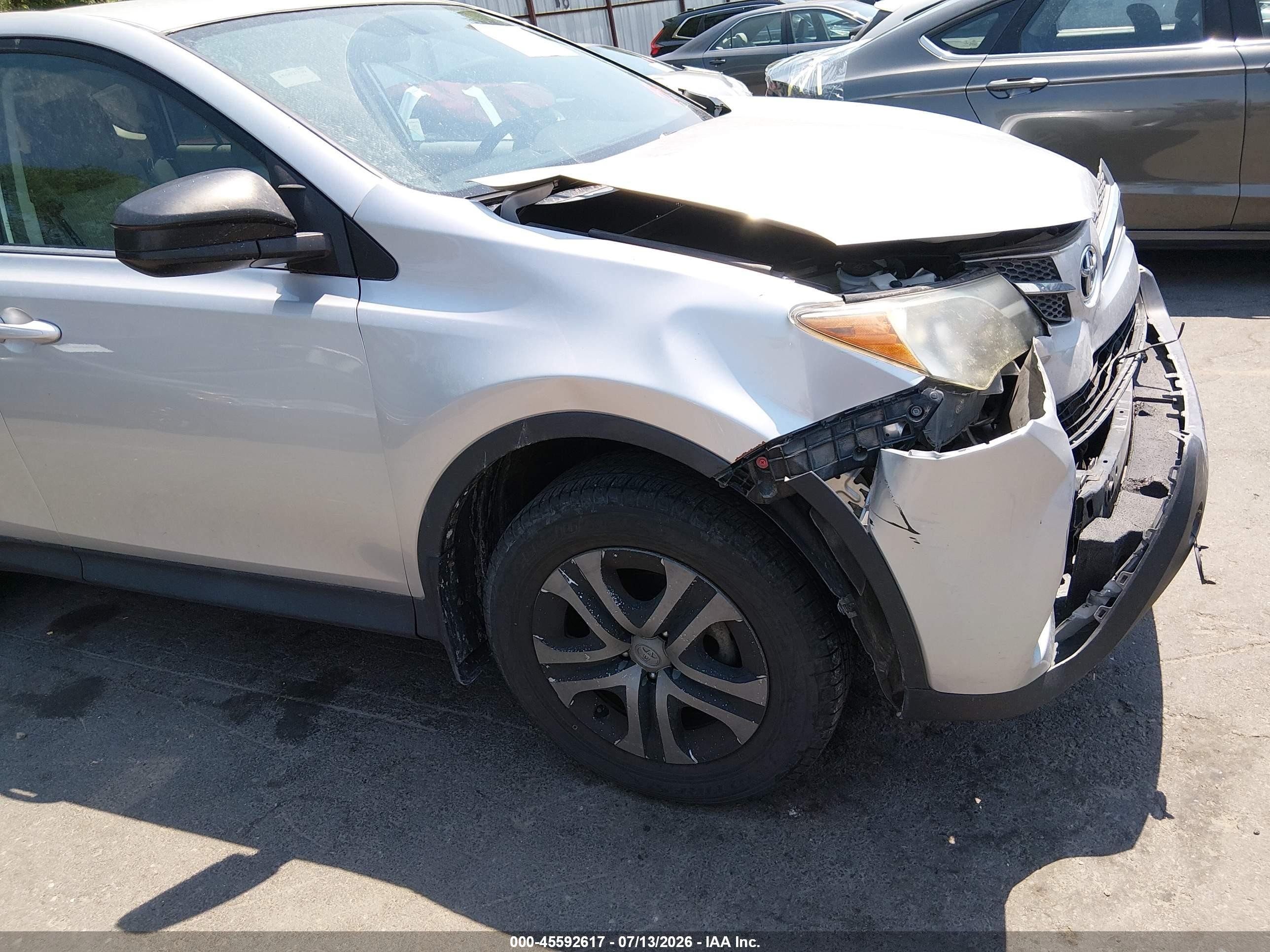 2013 Toyota Rav4 Le Silver vin: 2T3BFREV4DW030278