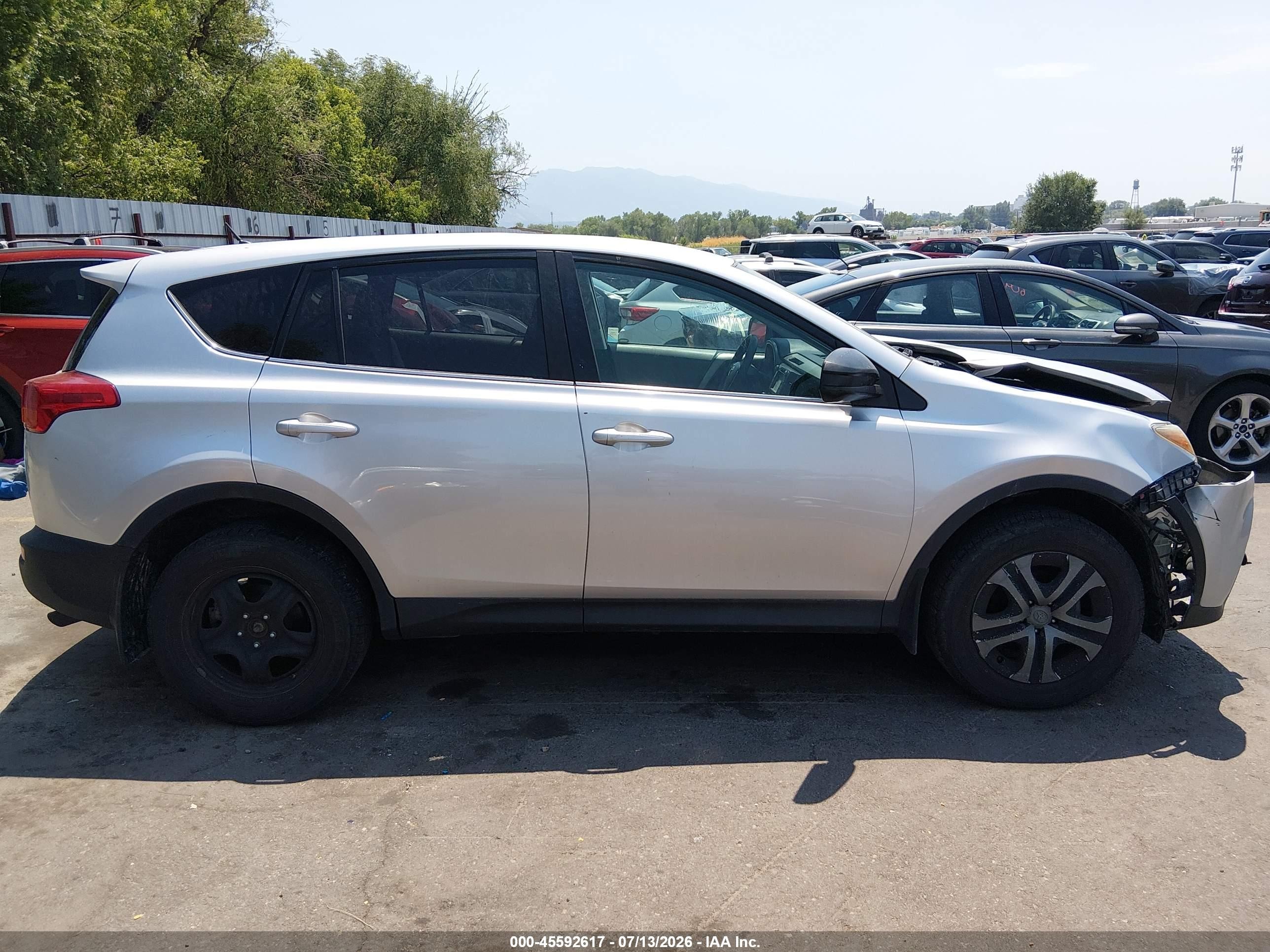2013 Toyota Rav4 Le Silver vin: 2T3BFREV4DW030278