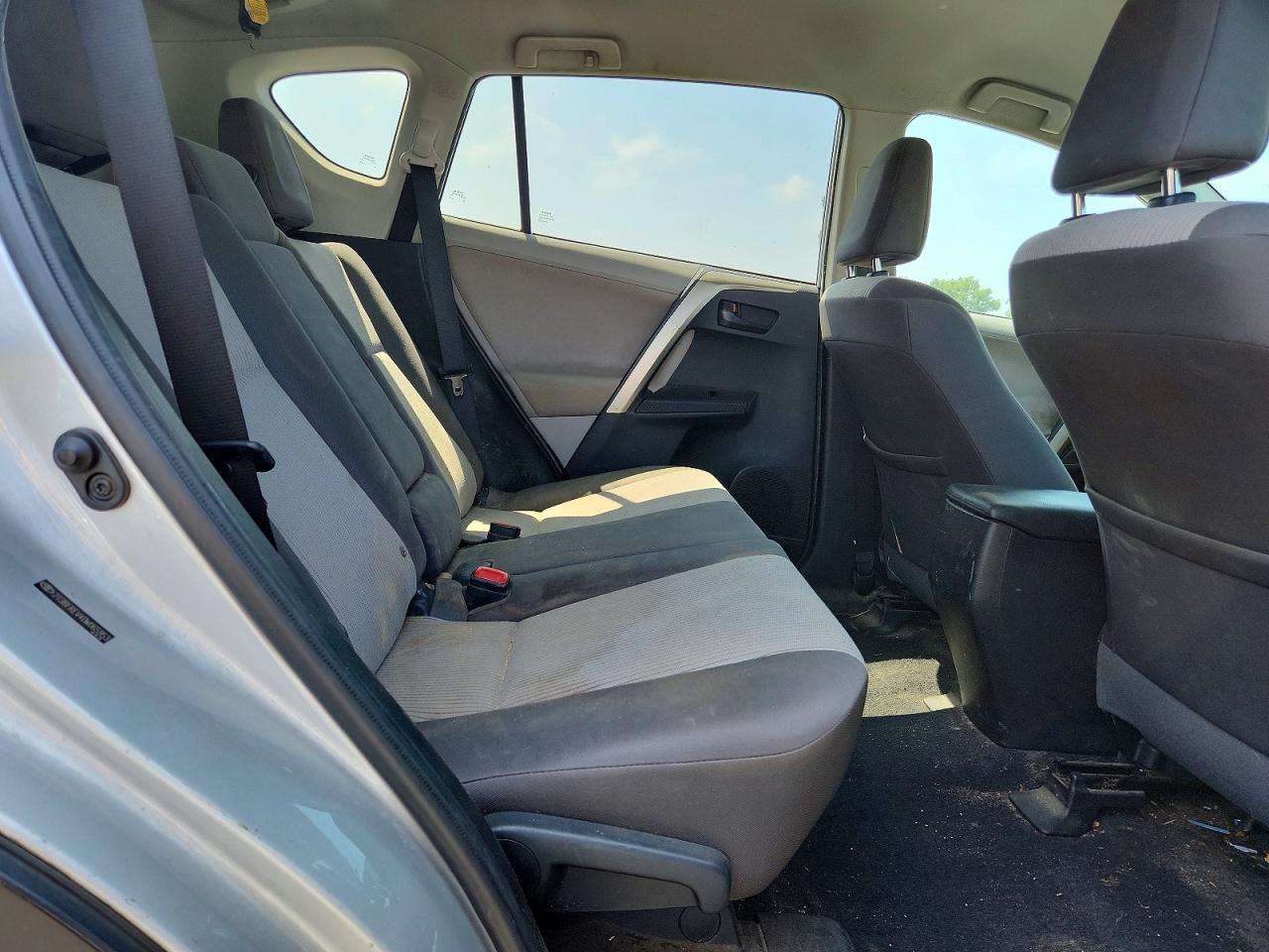 2013 Toyota Rav4 Le Silver vin: 2T3BFREV4DW065953