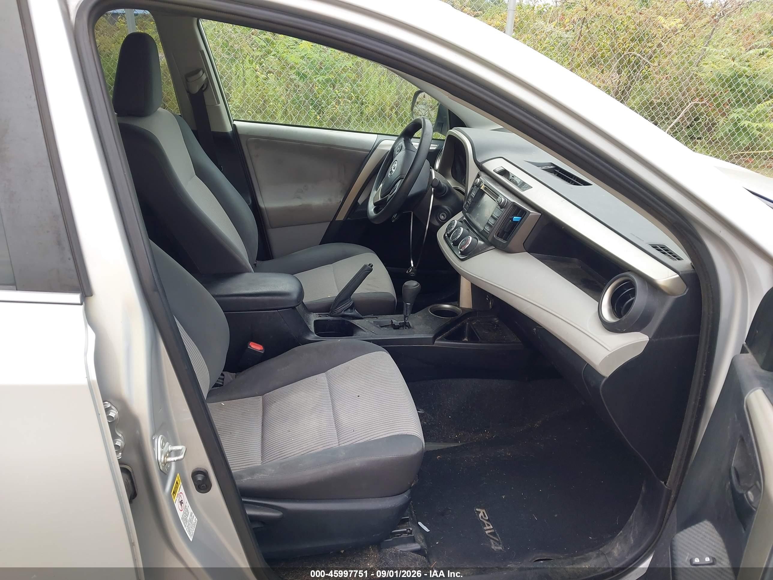 2013 Toyota Rav4 Le Серебряный vin: 2T3BFREV4DW088651