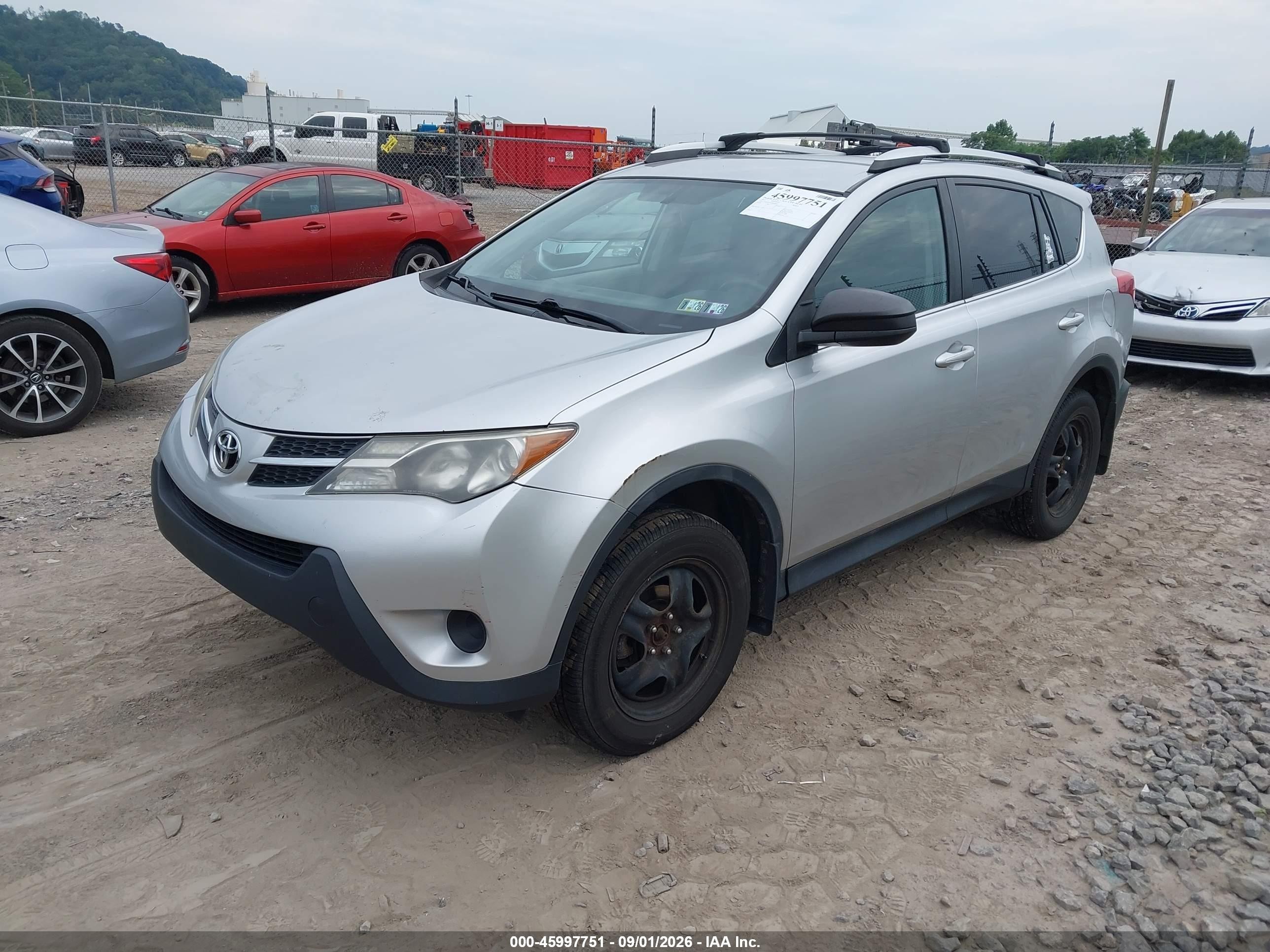 2013 Toyota Rav4 Le Серебряный vin: 2T3BFREV4DW088651
