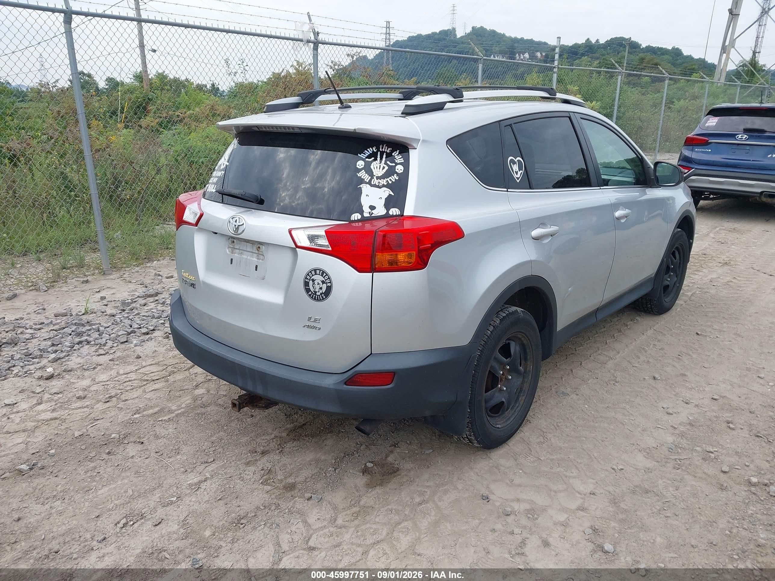 2013 Toyota Rav4 Le Серебряный vin: 2T3BFREV4DW088651