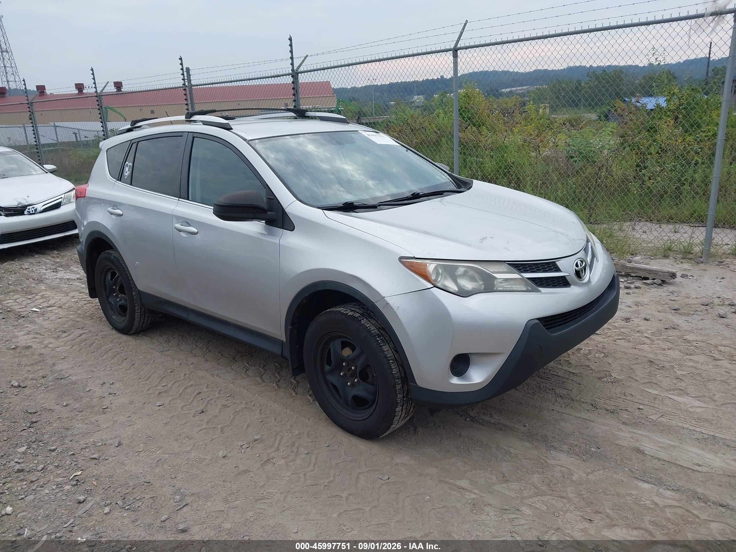2013 Toyota Rav4 Le Серебряный vin: 2T3BFREV4DW088651