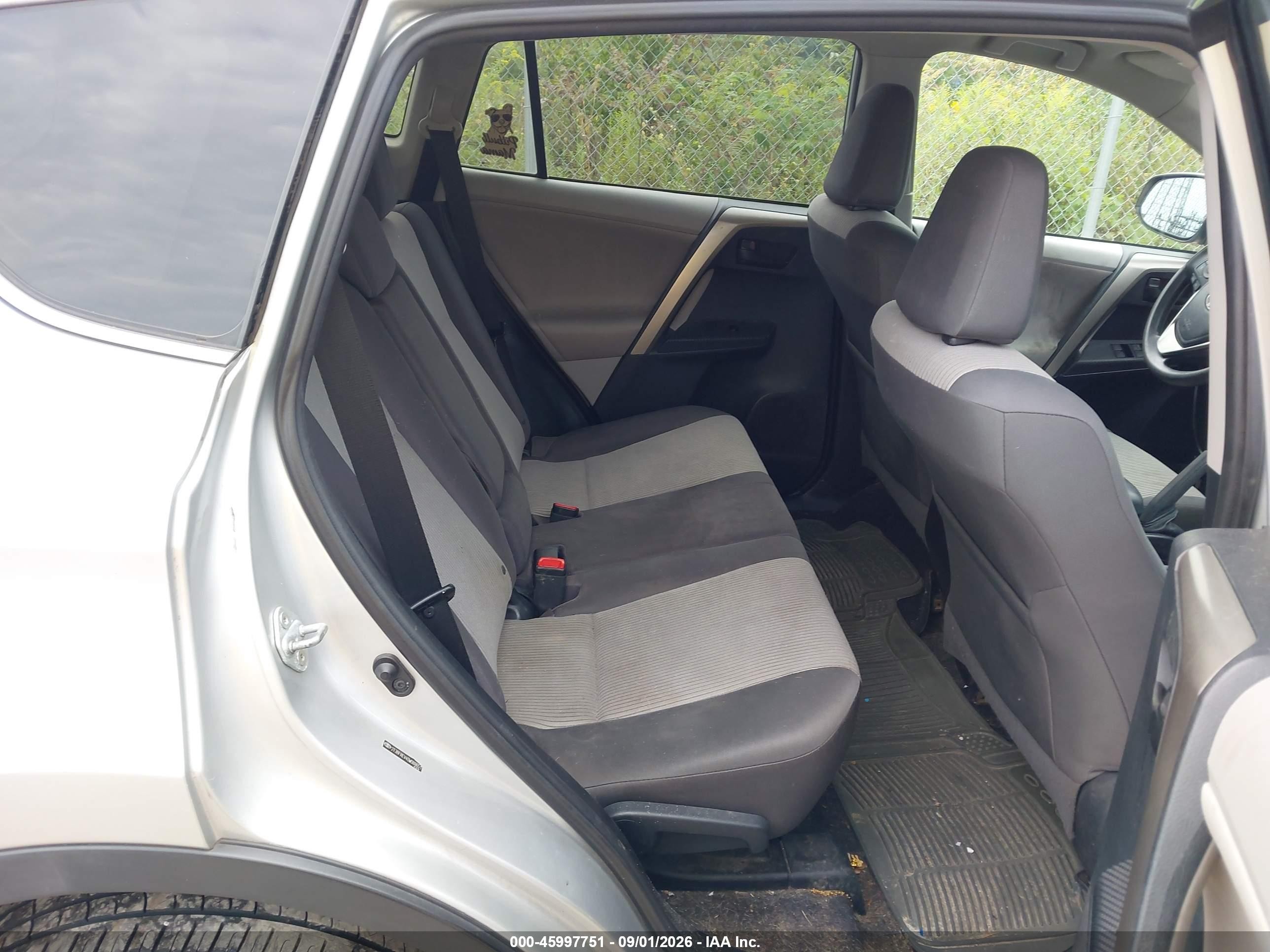 2013 Toyota Rav4 Le Серебряный vin: 2T3BFREV4DW088651