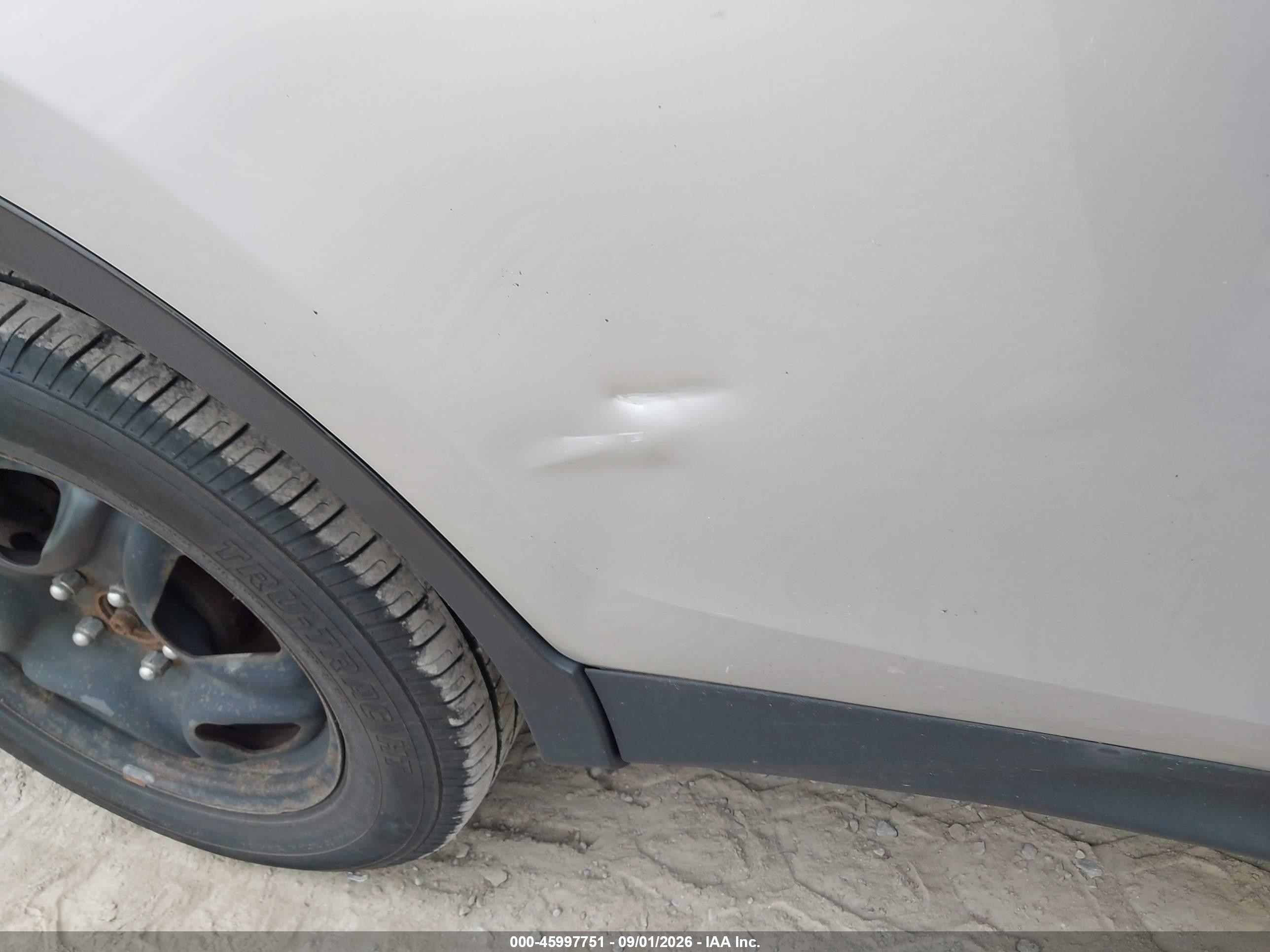 2013 Toyota Rav4 Le Серебряный vin: 2T3BFREV4DW088651