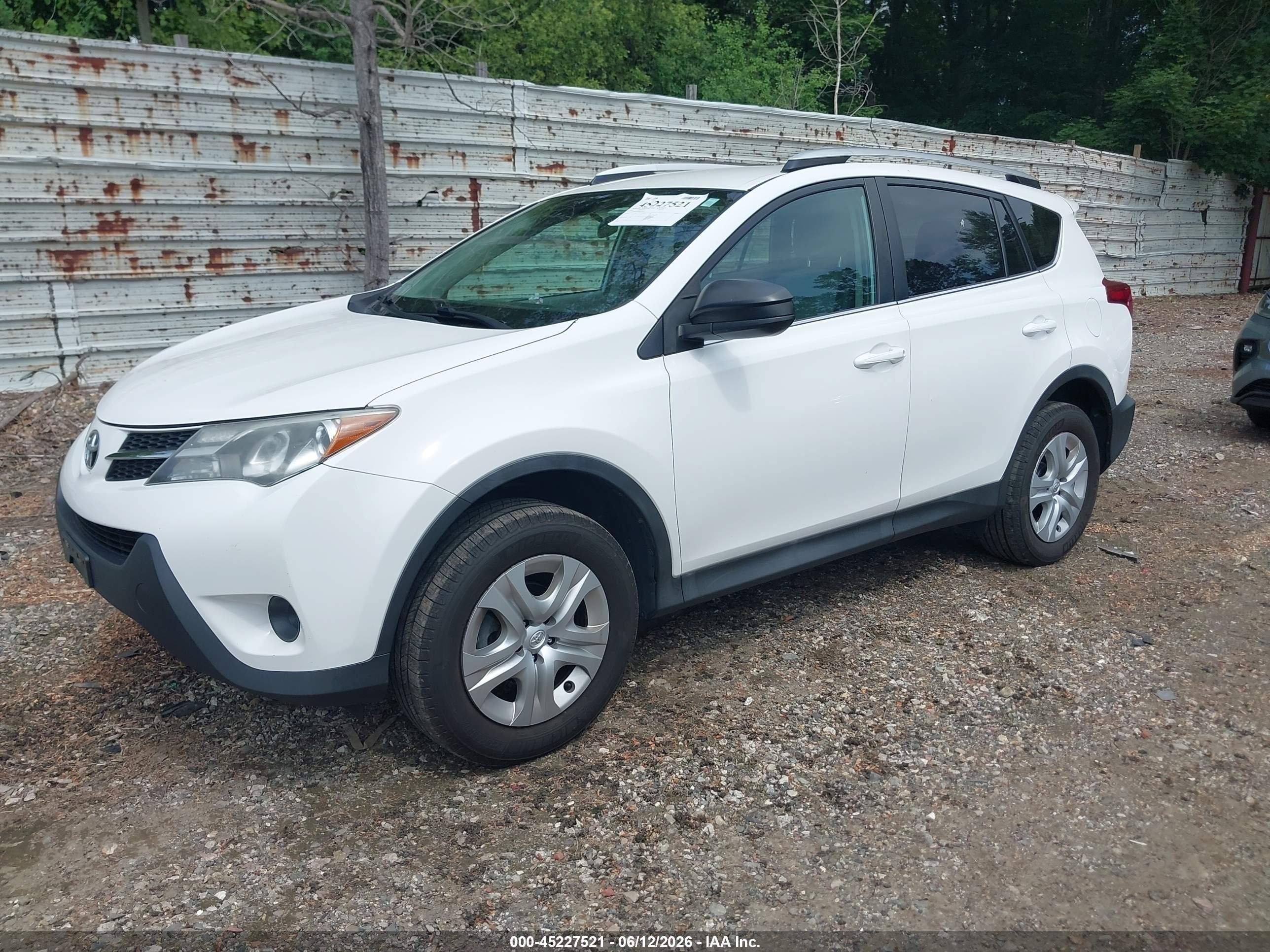 2013 Toyota Rav4 Le White vin: 2T3BFREV4DW114472