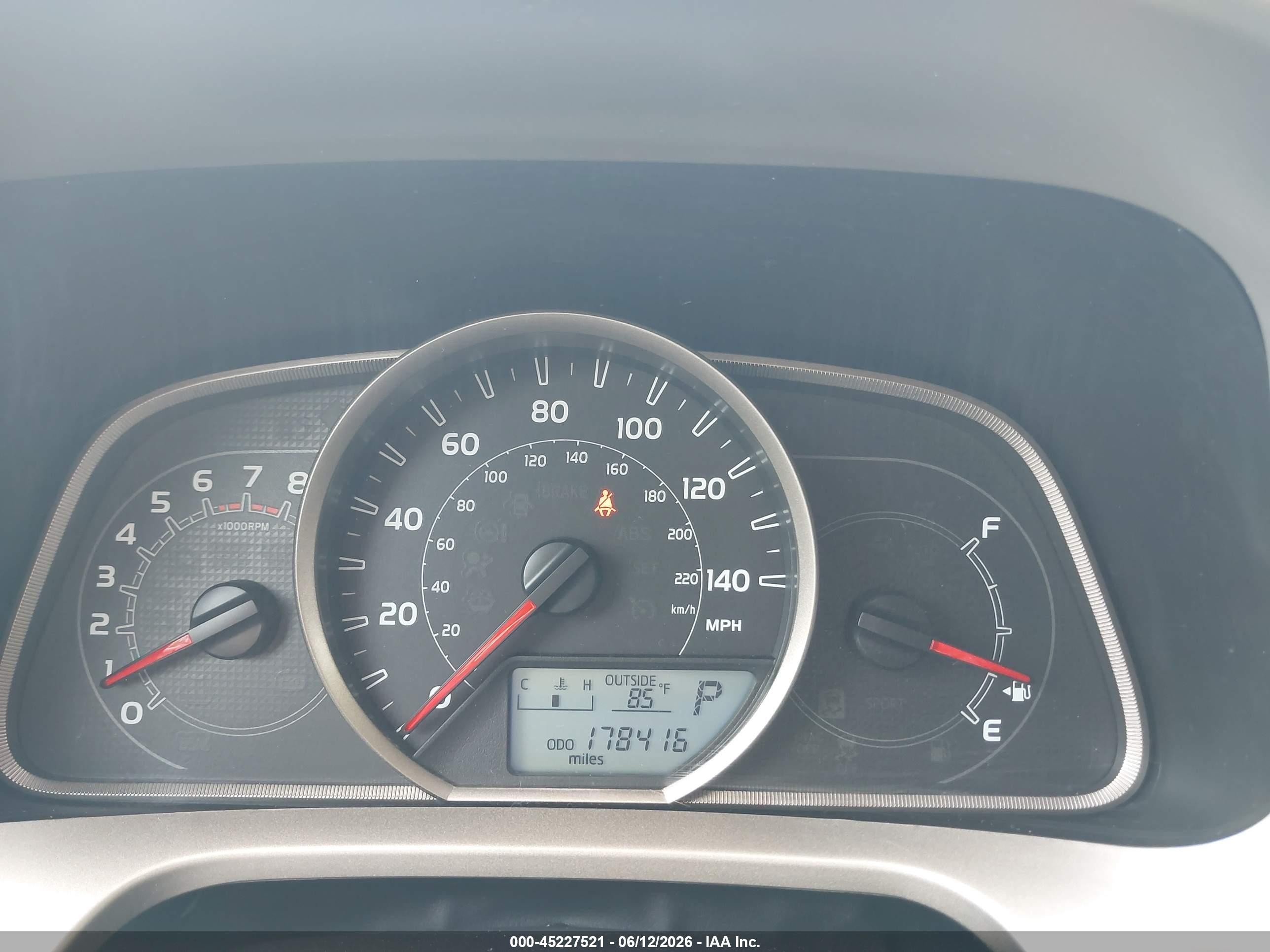 2013 Toyota Rav4 Le White vin: 2T3BFREV4DW114472