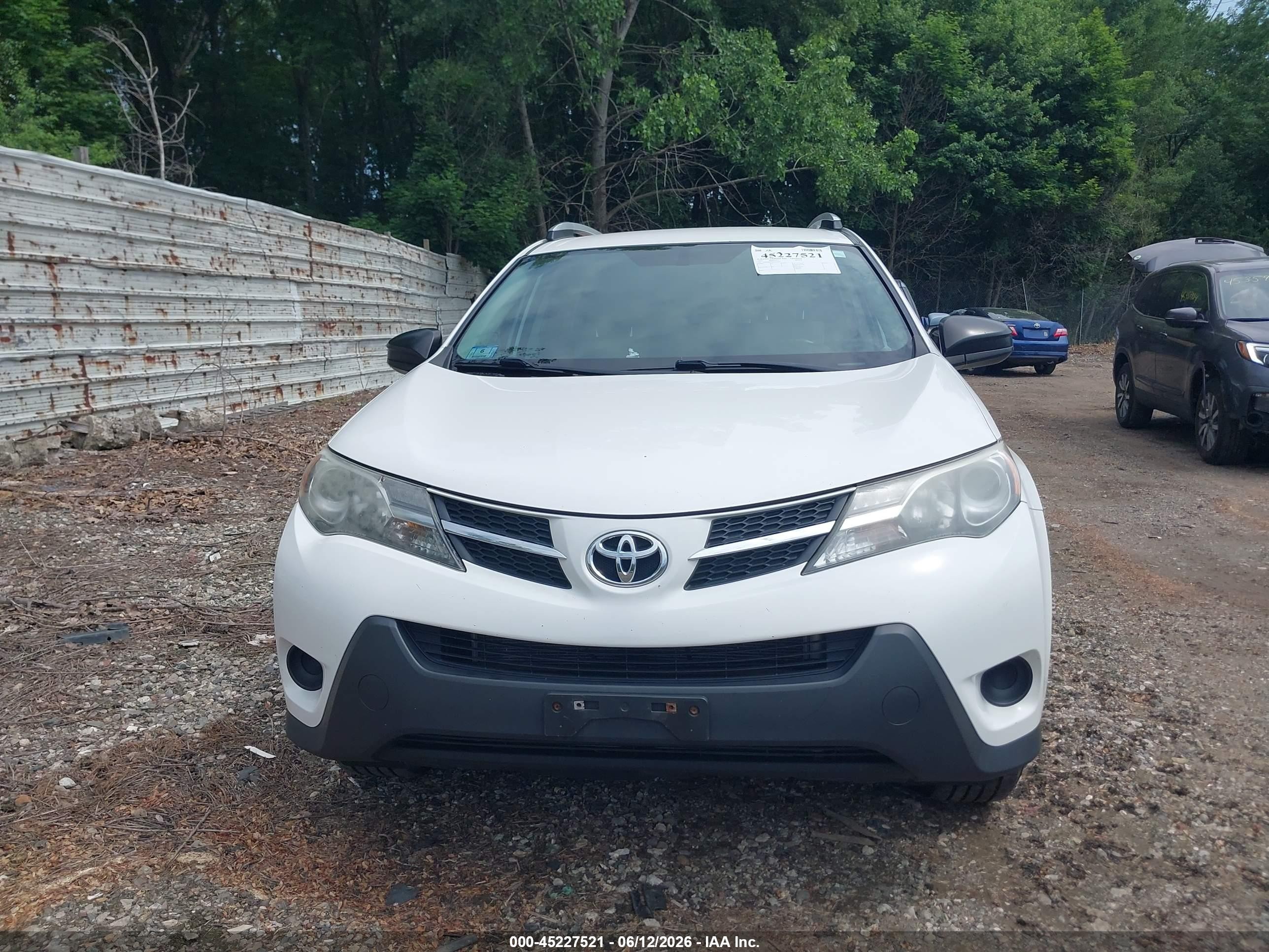 2013 Toyota Rav4 Le White vin: 2T3BFREV4DW114472