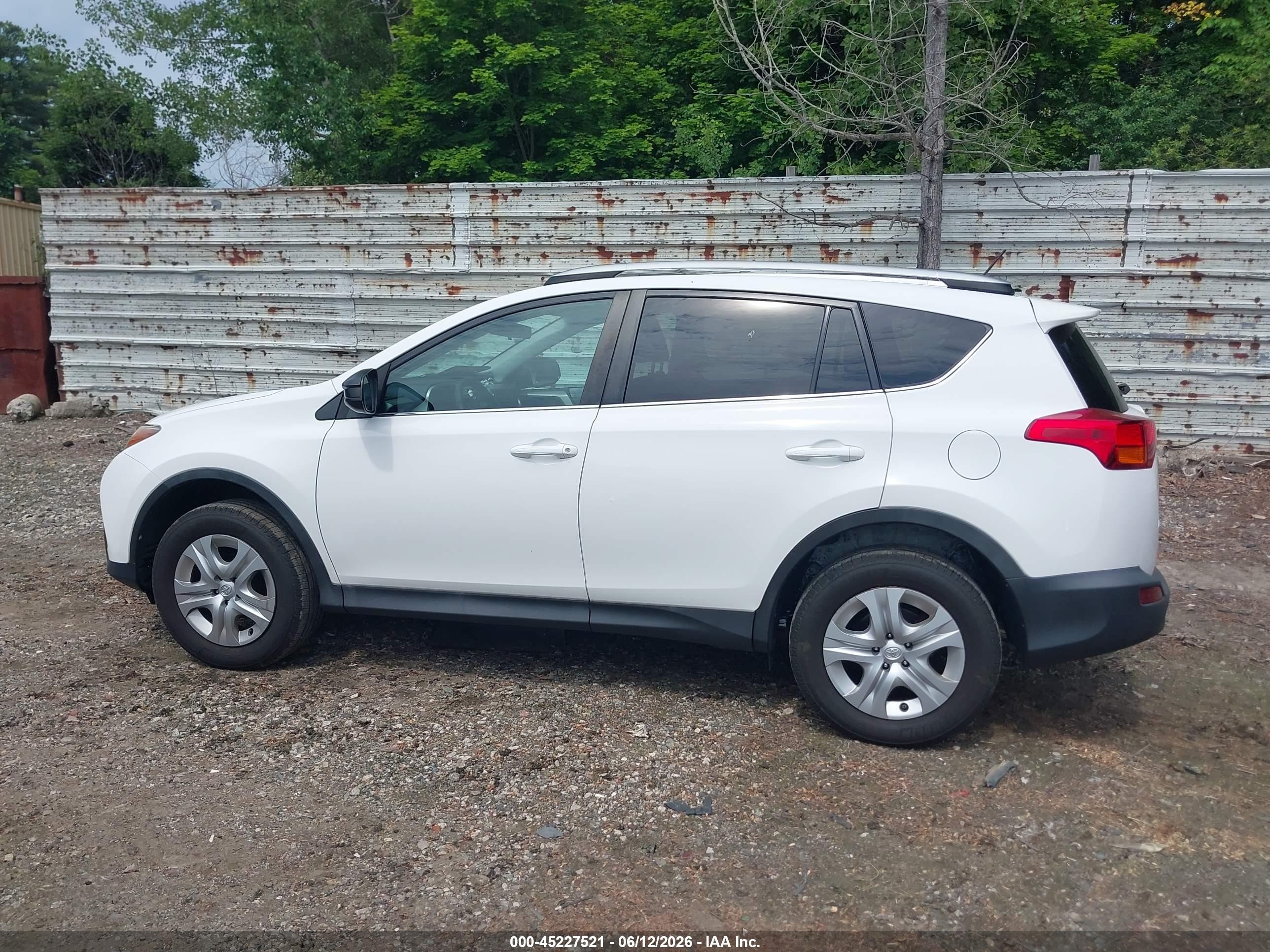 2013 Toyota Rav4 Le White vin: 2T3BFREV4DW114472
