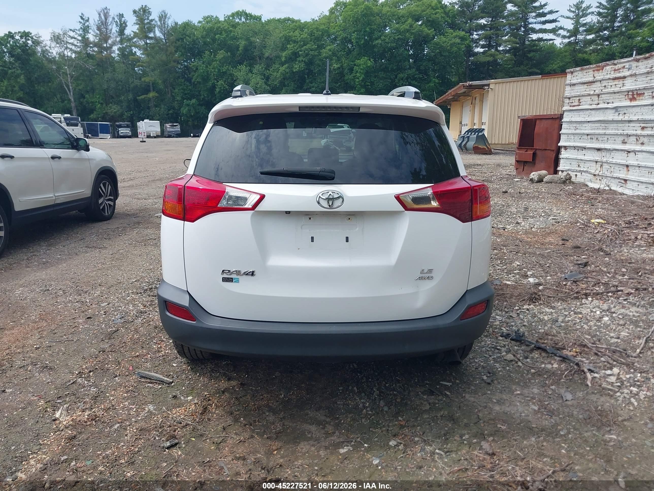 2013 Toyota Rav4 Le White vin: 2T3BFREV4DW114472