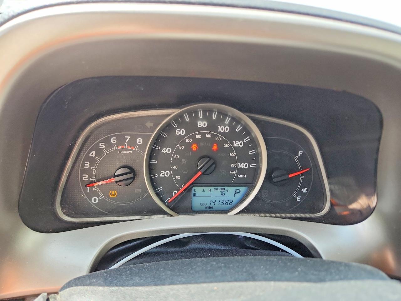 2014 Toyota Rav4 Le Gray vin: 2T3BFREV4EW144038