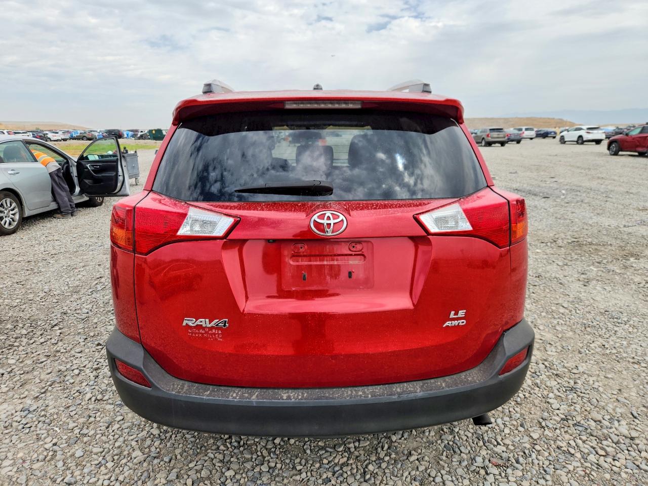 2014 Toyota Rav4 Le Red vin: 2T3BFREV4EW151944